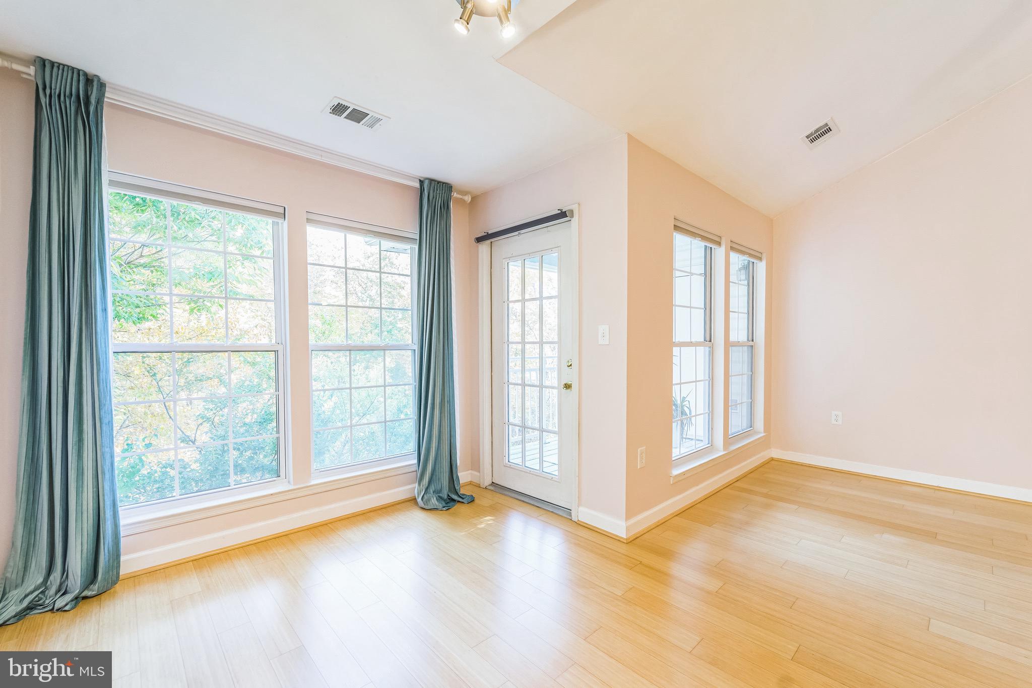 SILVERBROOK WOOD - Residential