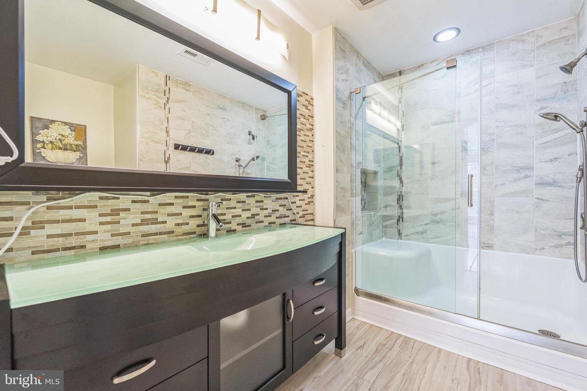 SILVERBROOK WOOD - Residential