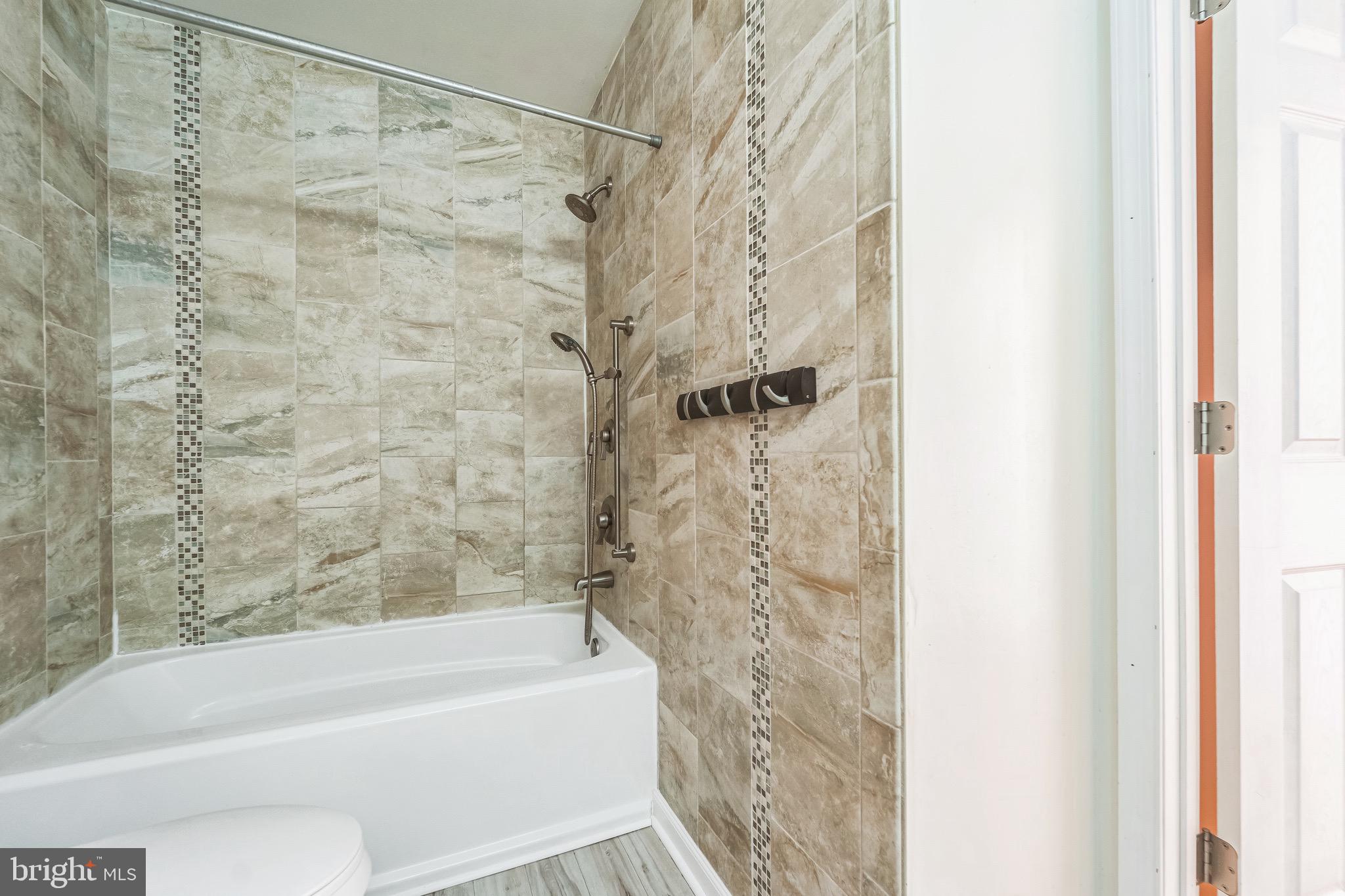 SILVERBROOK WOOD - Residential