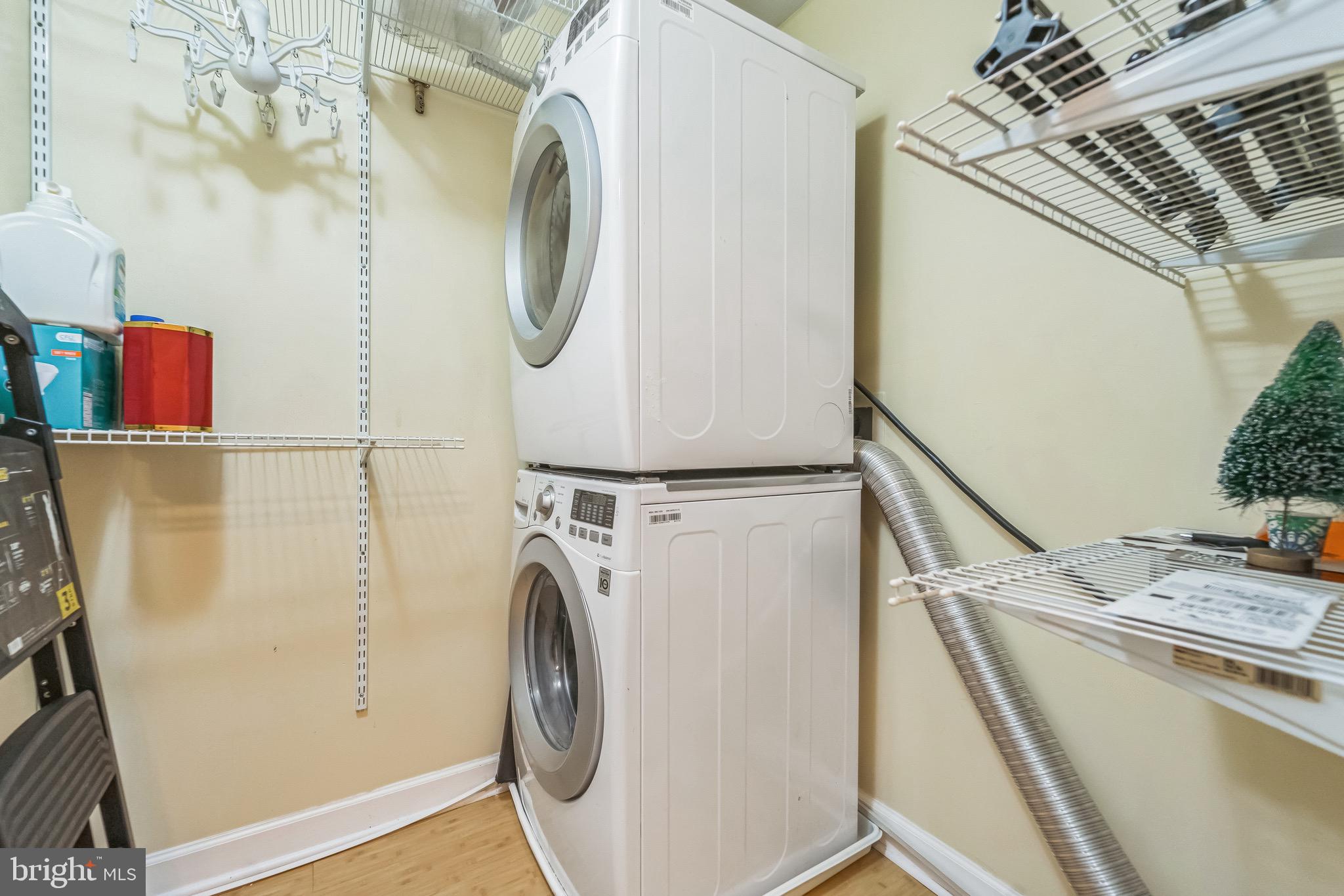 SILVERBROOK WOOD - Residential