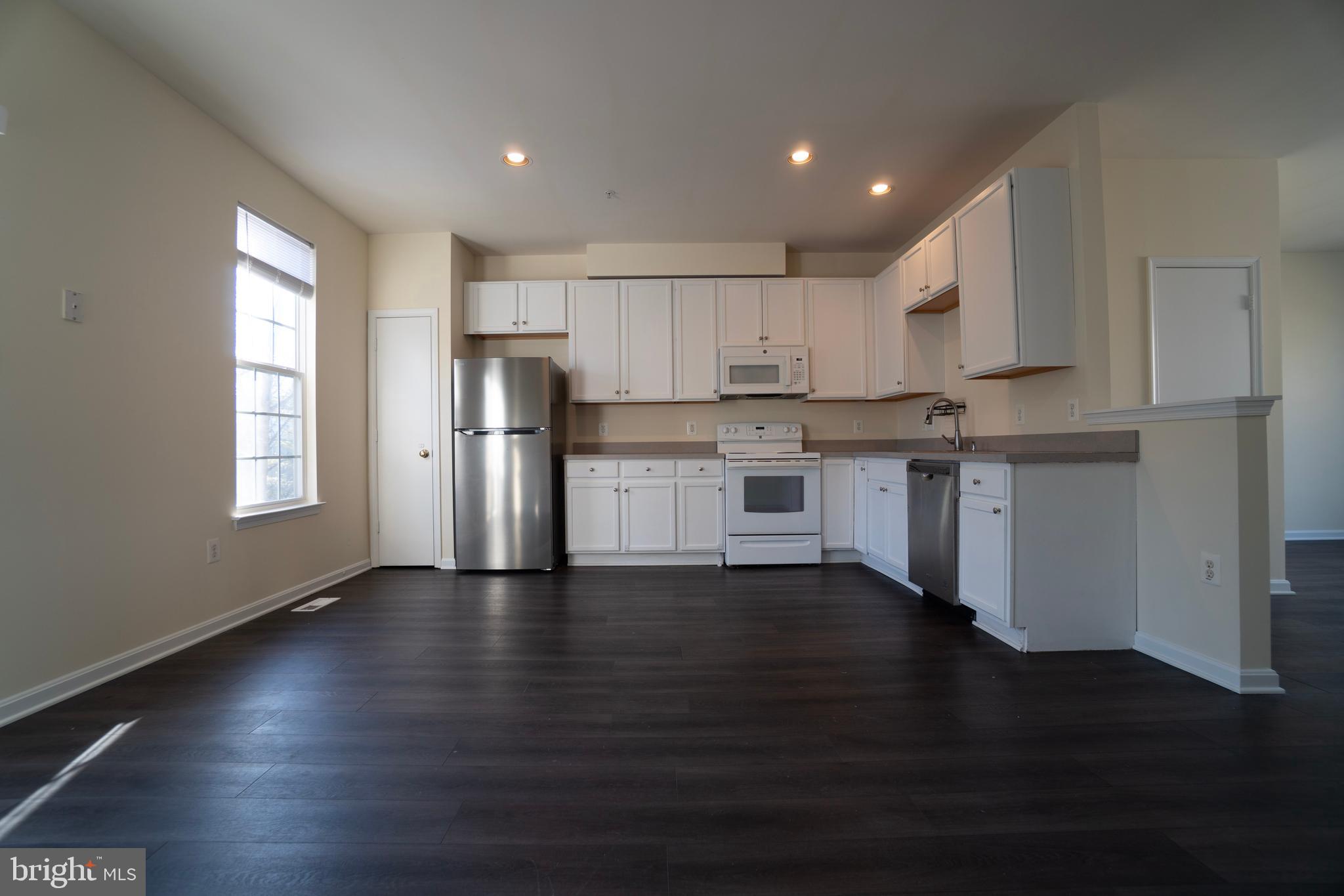 ADDISONS CHOICE - Residential Lease