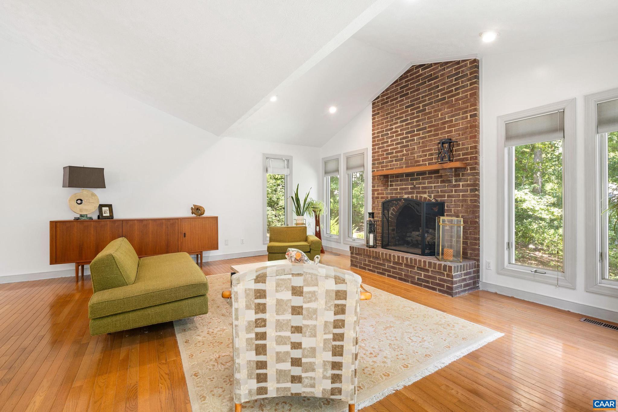 LAKE MONTICELLO - Residential