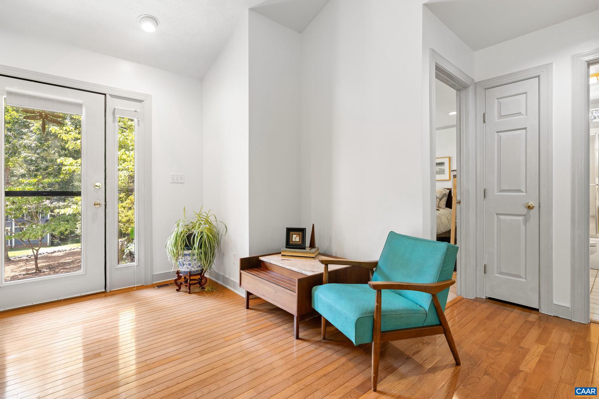 LAKE MONTICELLO - Residential