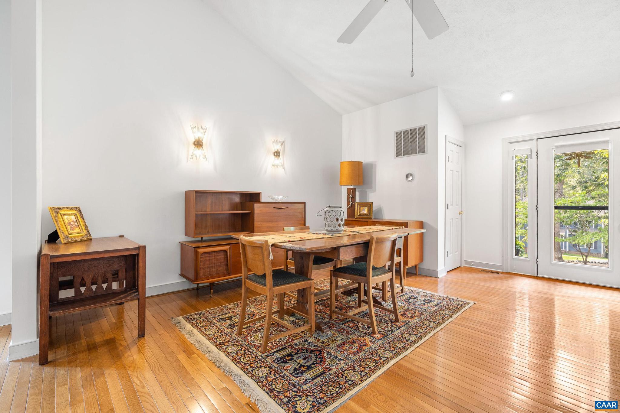 LAKE MONTICELLO - Residential