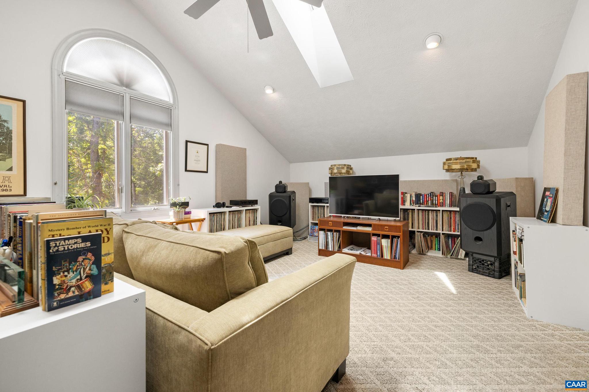 LAKE MONTICELLO - Residential