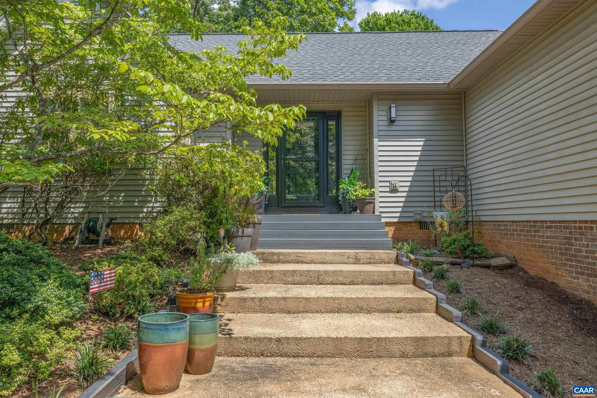 LAKE MONTICELLO - Residential