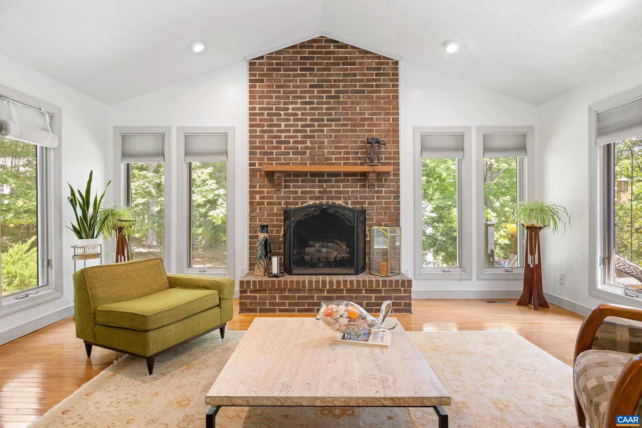 LAKE MONTICELLO - Residential