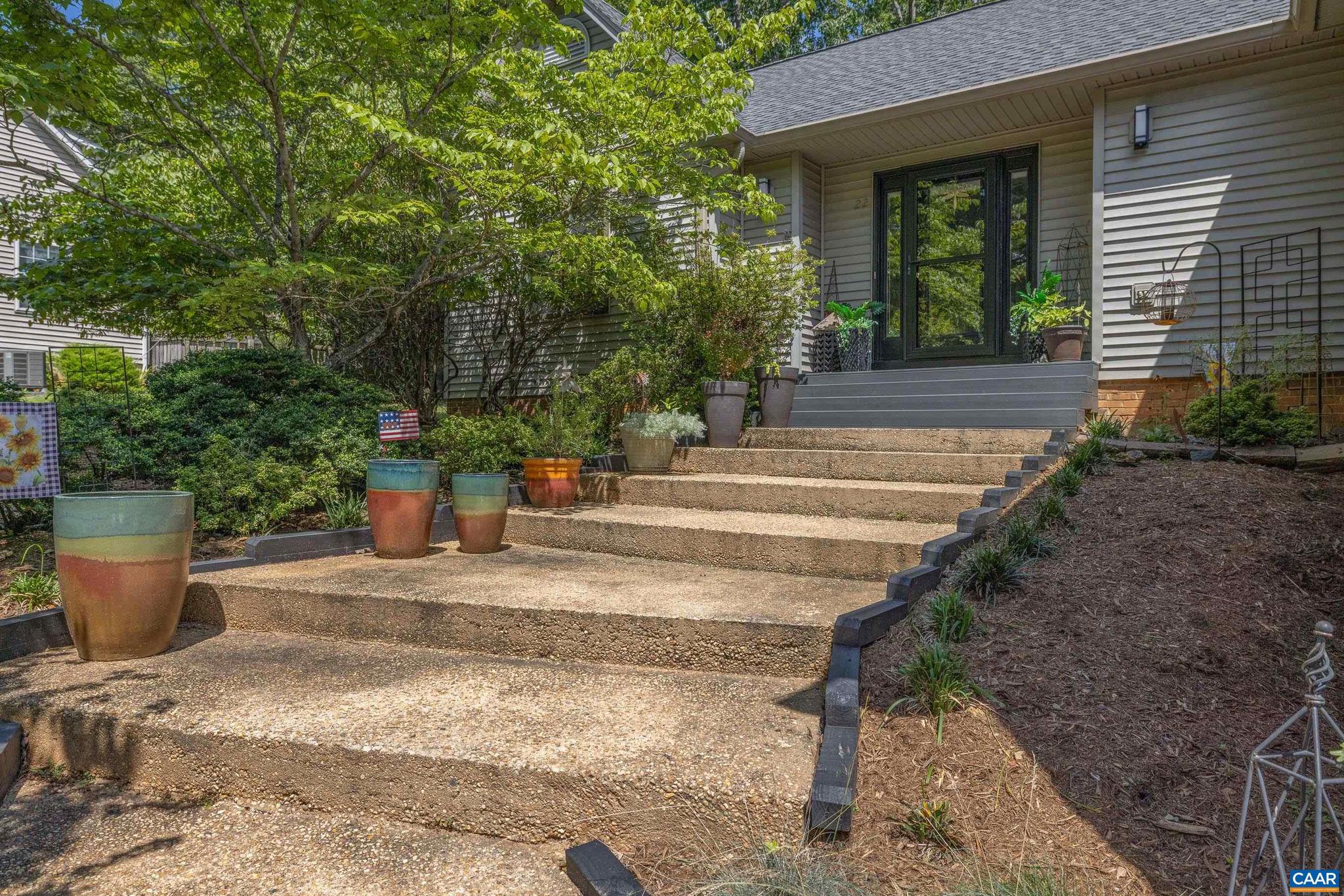 LAKE MONTICELLO - Residential