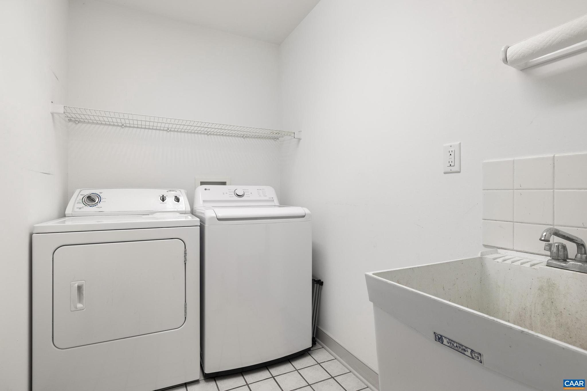 LAKE MONTICELLO - Residential