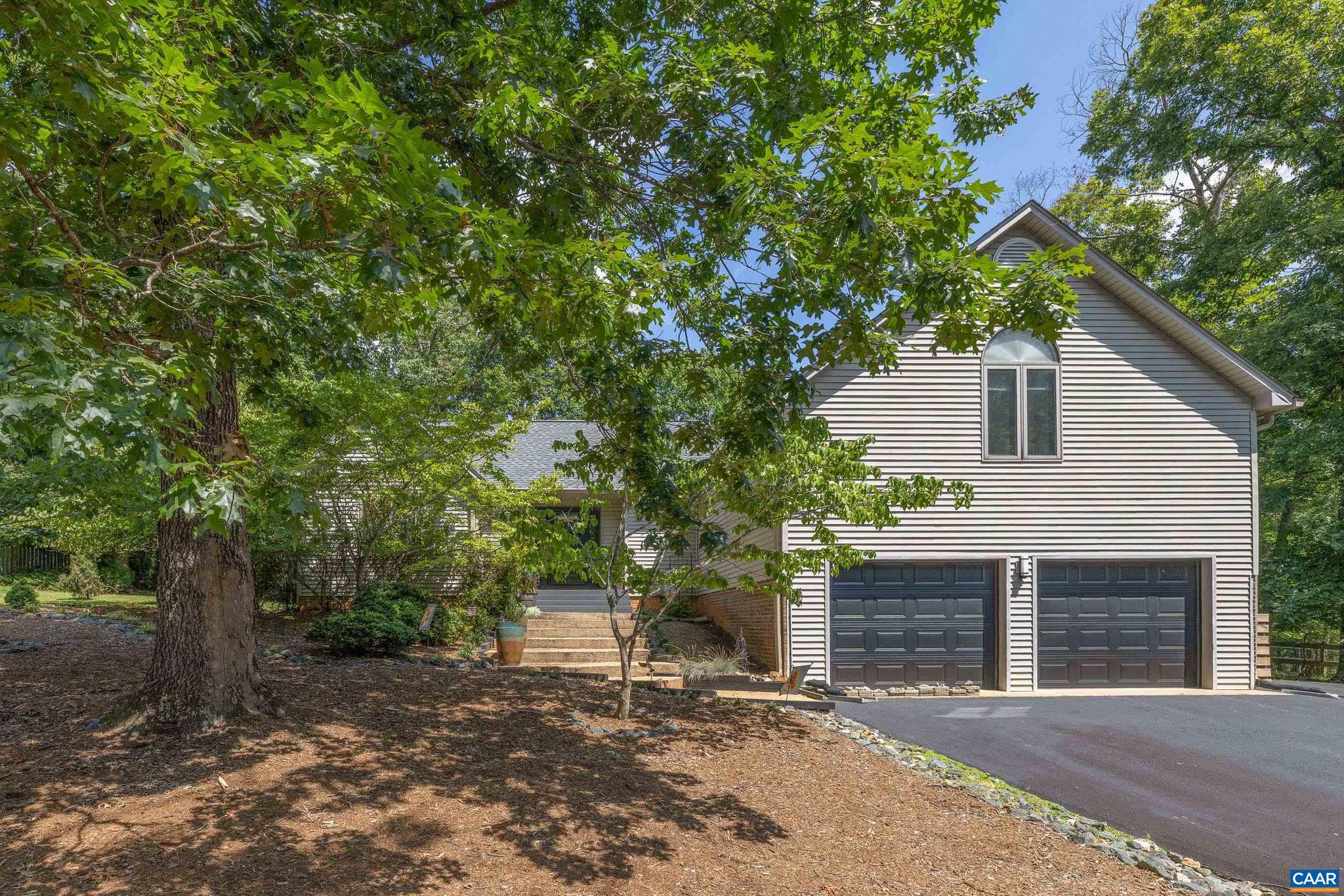 LAKE MONTICELLO - Residential