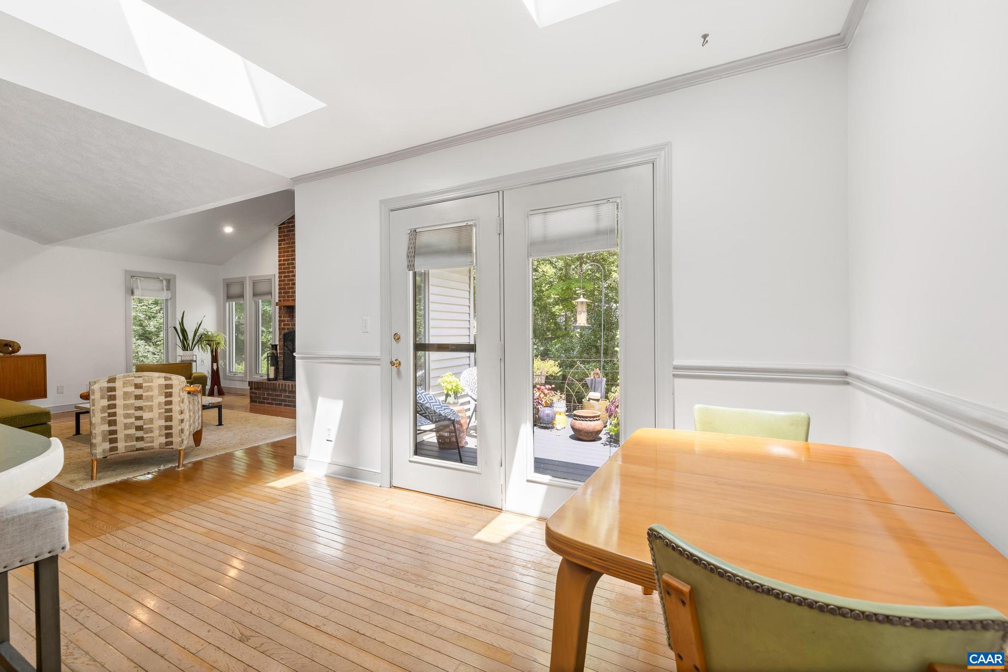 LAKE MONTICELLO - Residential