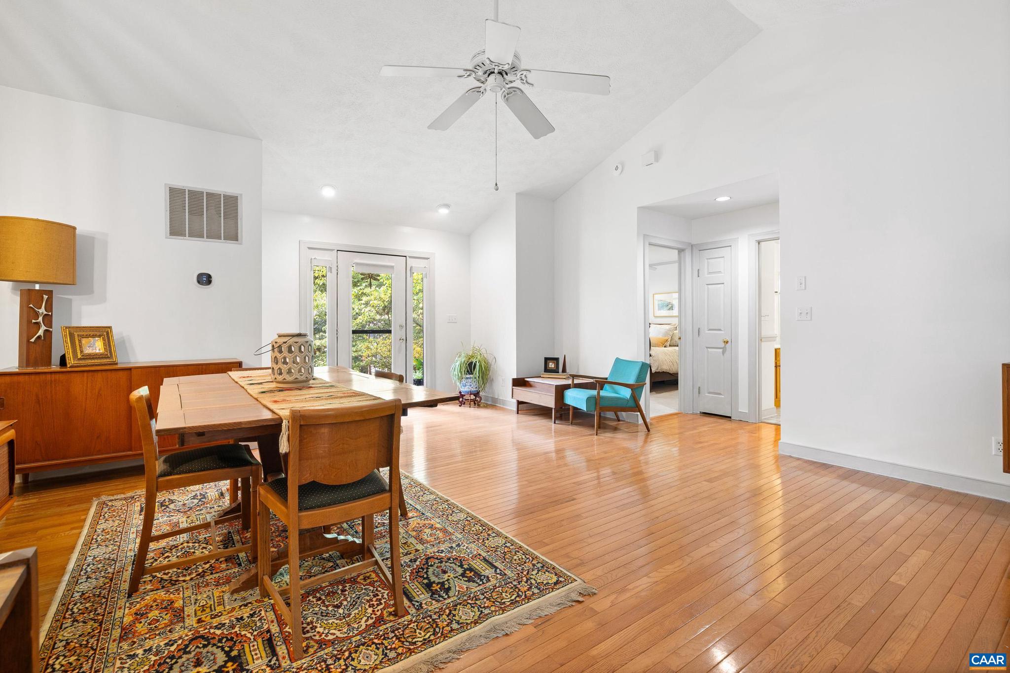 LAKE MONTICELLO - Residential