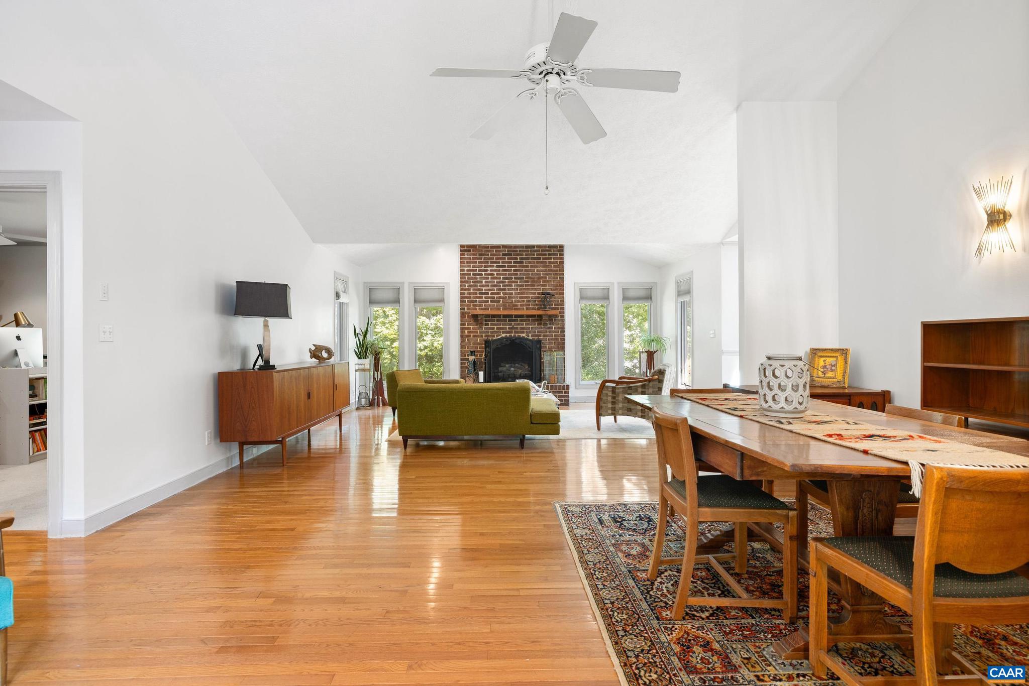 LAKE MONTICELLO - Residential