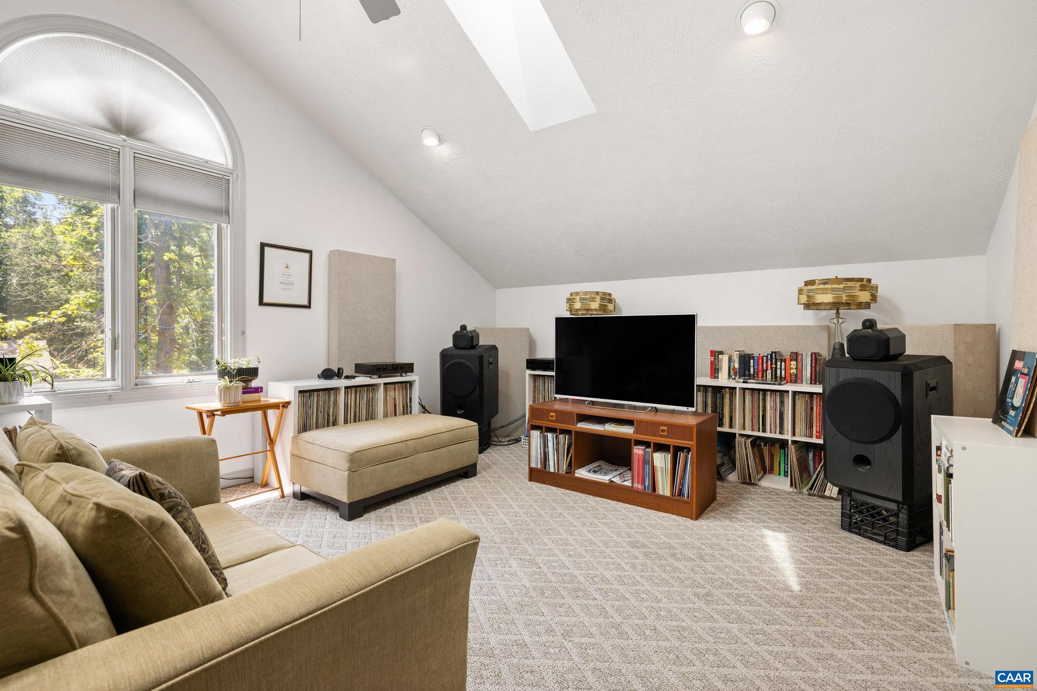 LAKE MONTICELLO - Residential