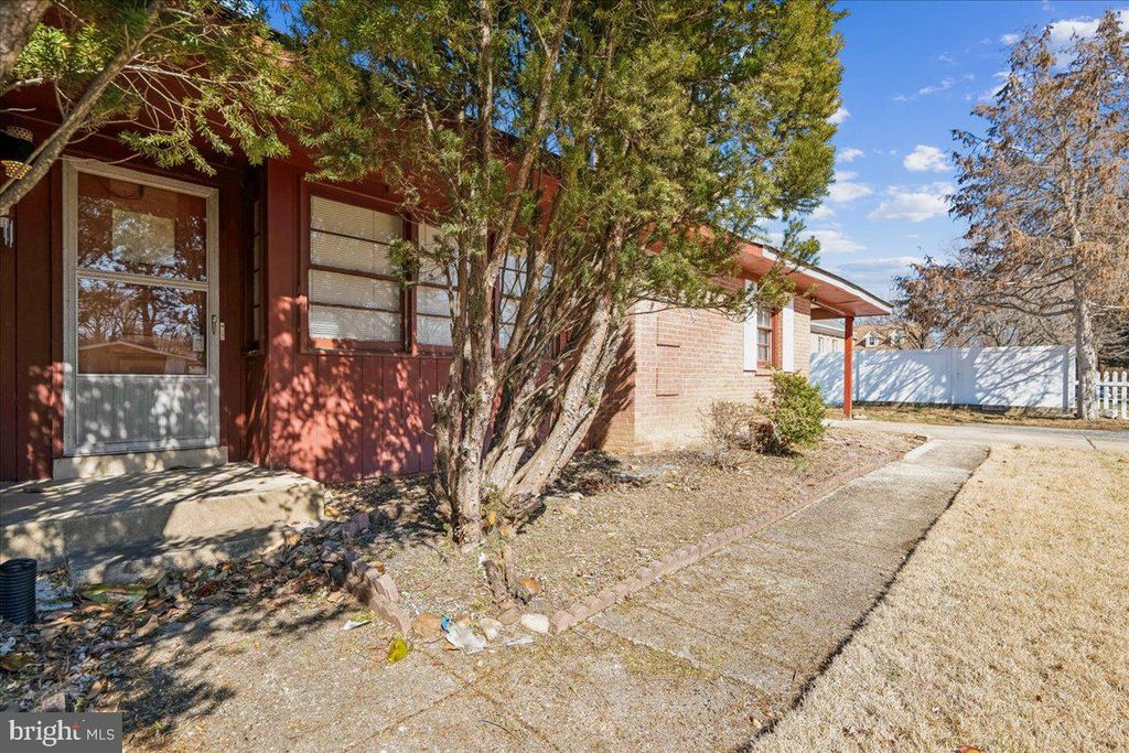 Photo of 305 River Bend Road, FORT WASHINGTON, MD 20744 (MLS # MDPG2193406)