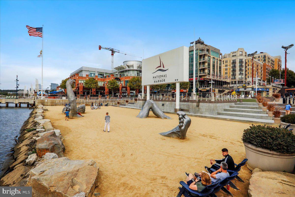 RIVER BEND - Residential