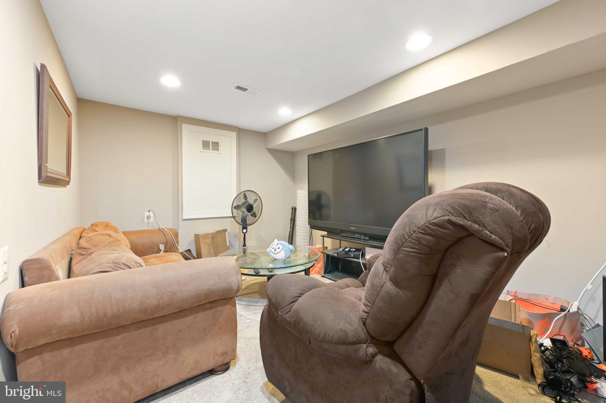 HAMPDEN HISTORIC DISTRICT - Residential Lease