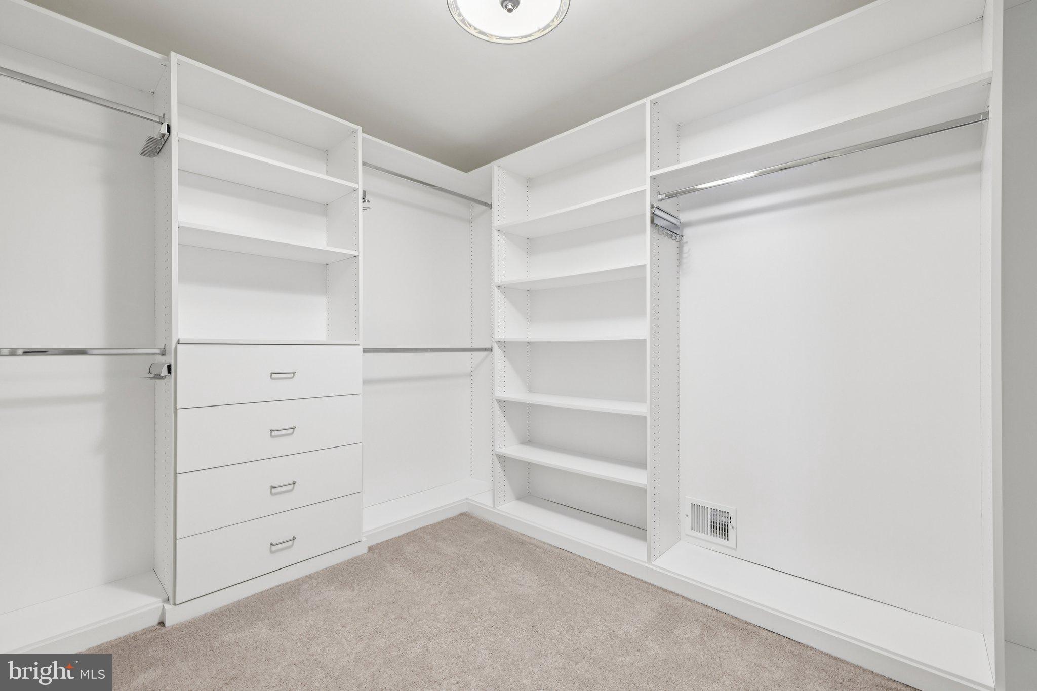 RUSSETT - Residential