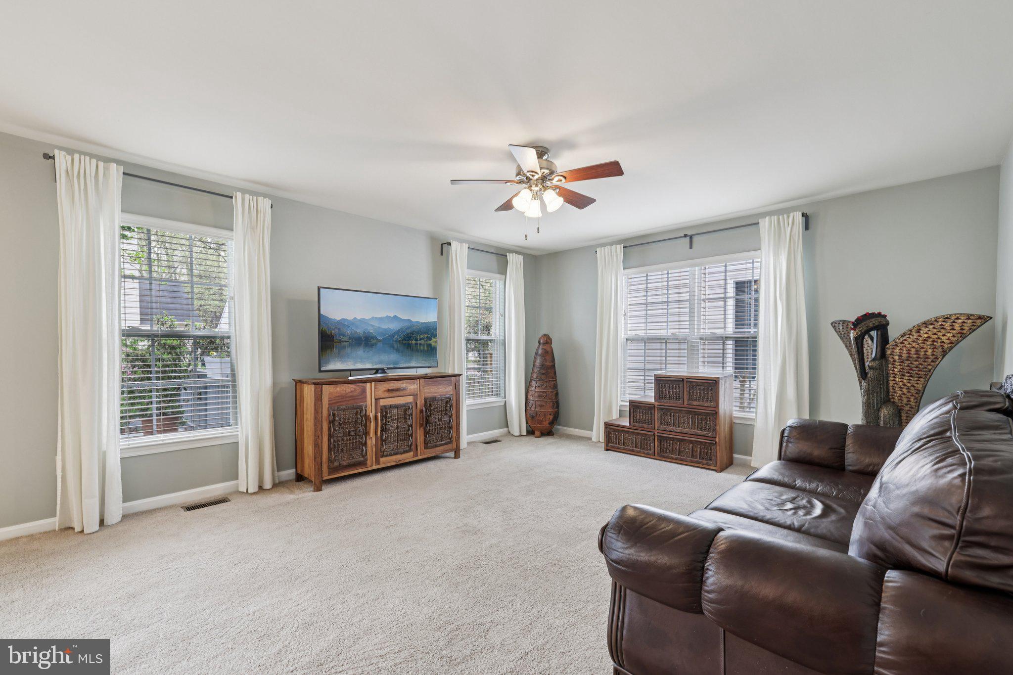 RUSSETT - Residential