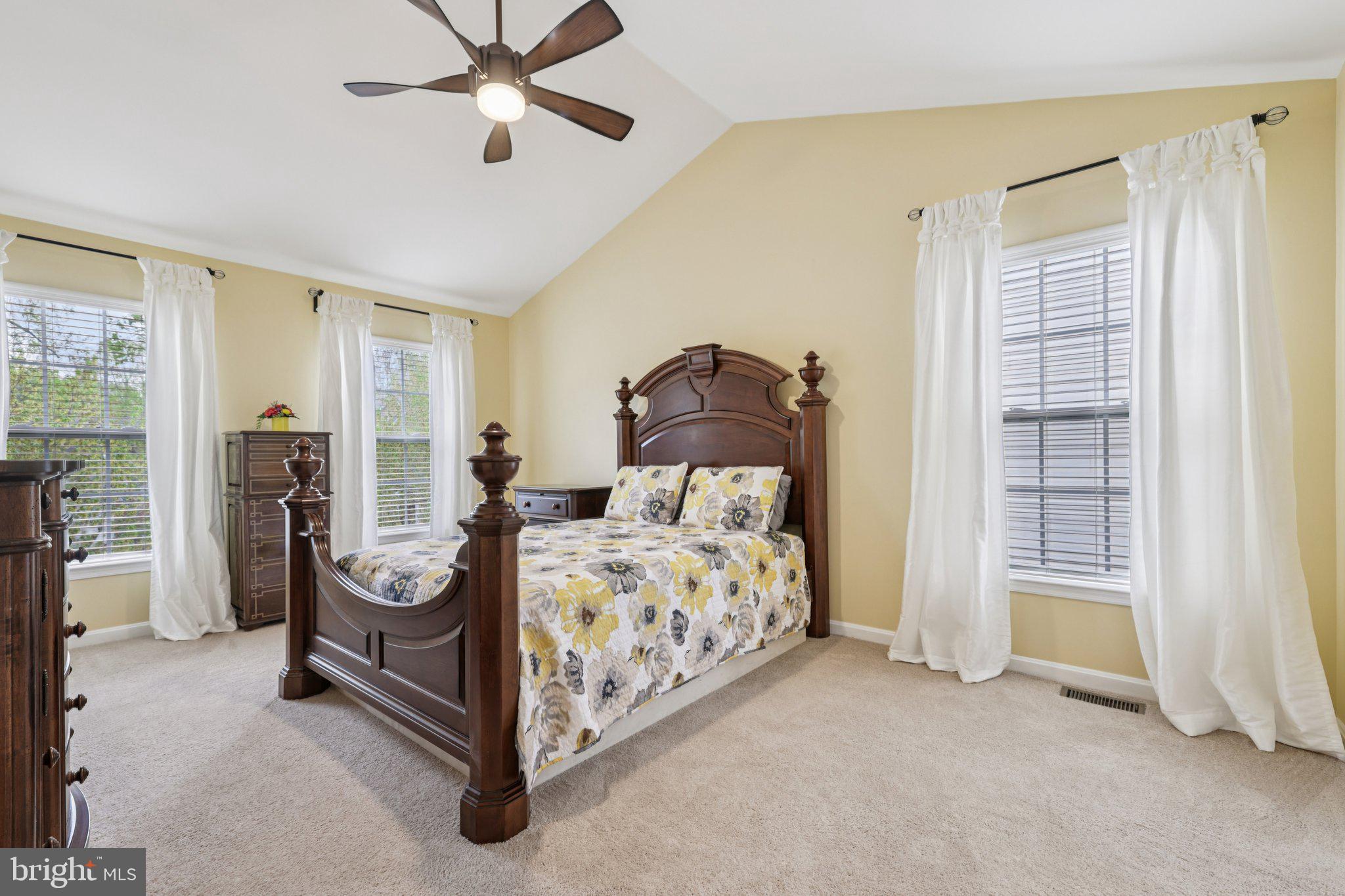 RUSSETT - Residential