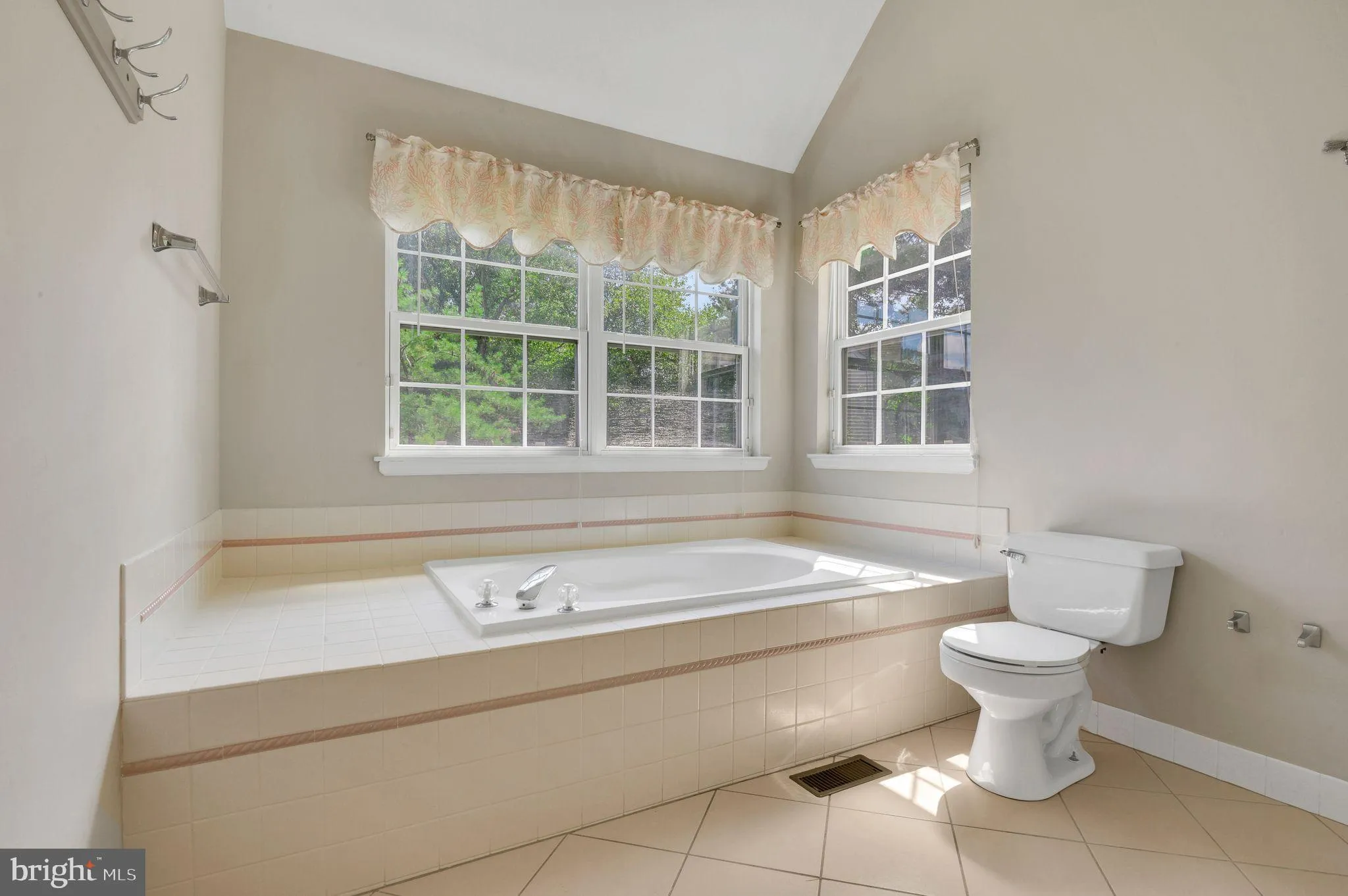 Medford, New Jersey 08055, United States, 4 Bedrooms Bedrooms, ,3 BathroomsBathrooms,Residential,Active,179348