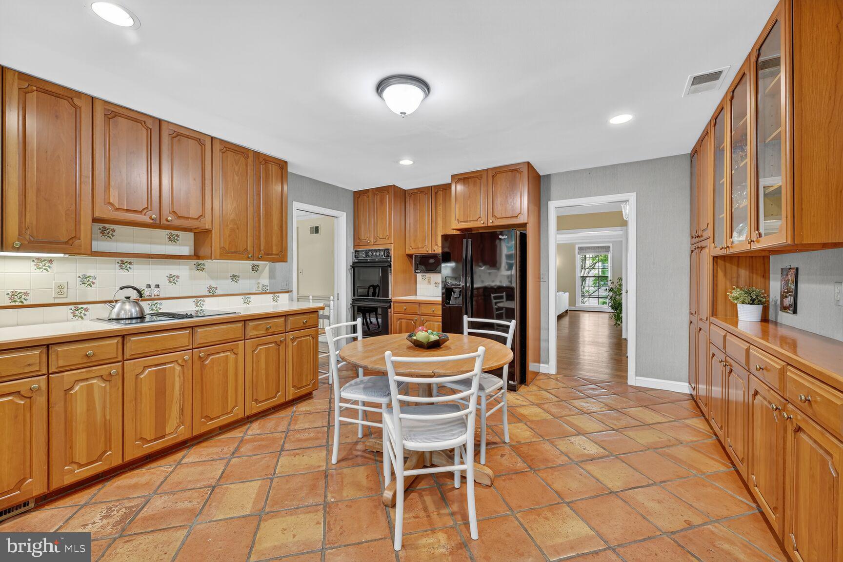 BANNOCKBURN ESTATES - Residential