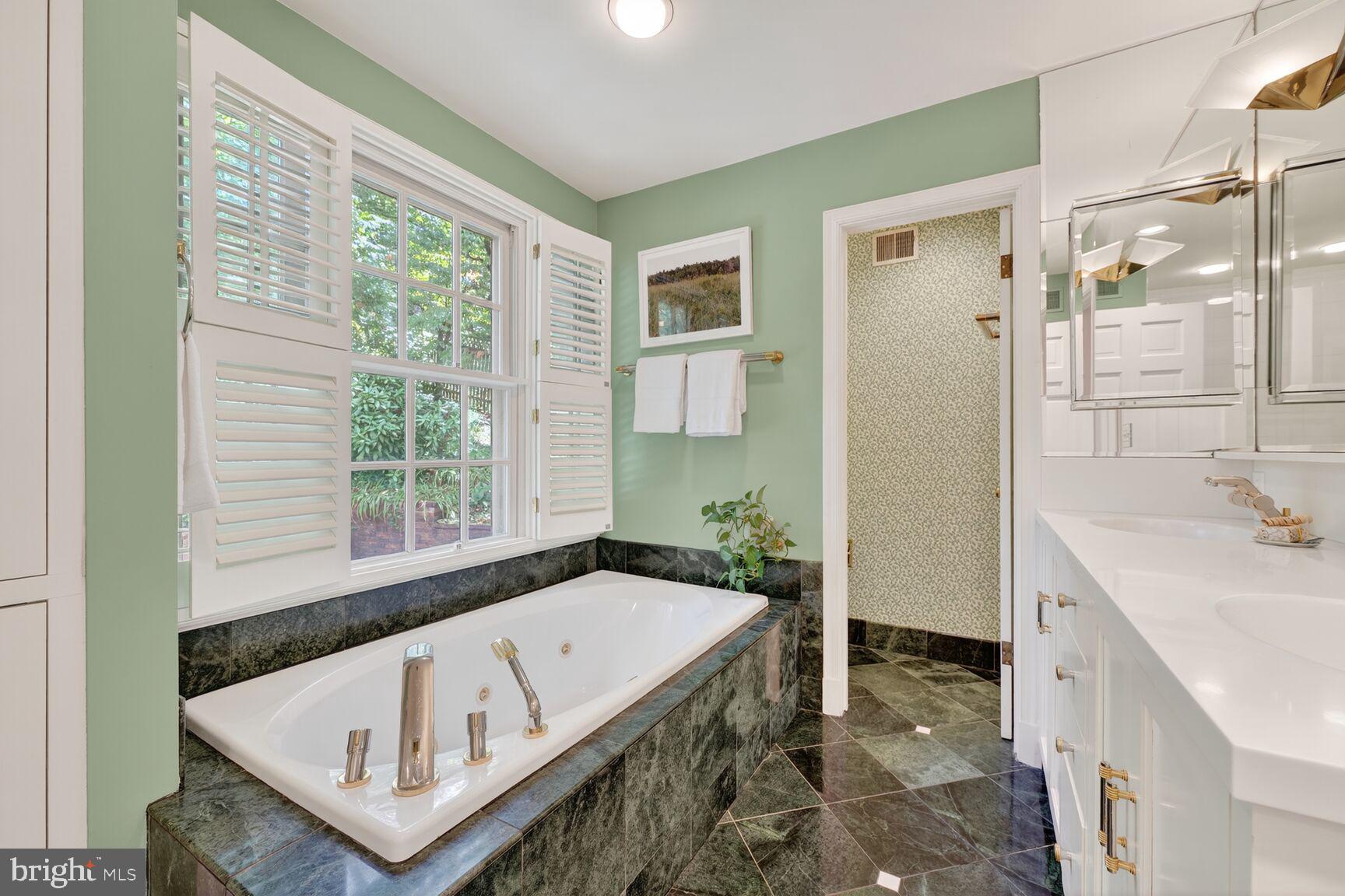 BANNOCKBURN ESTATES - Residential