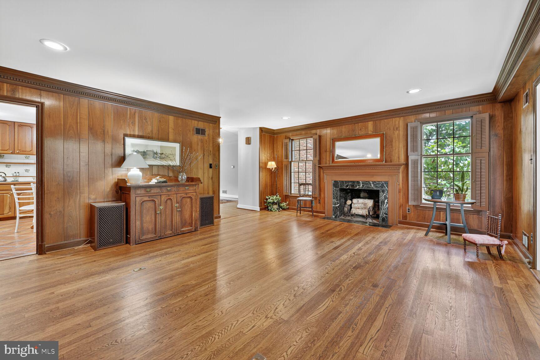 BANNOCKBURN ESTATES - Residential