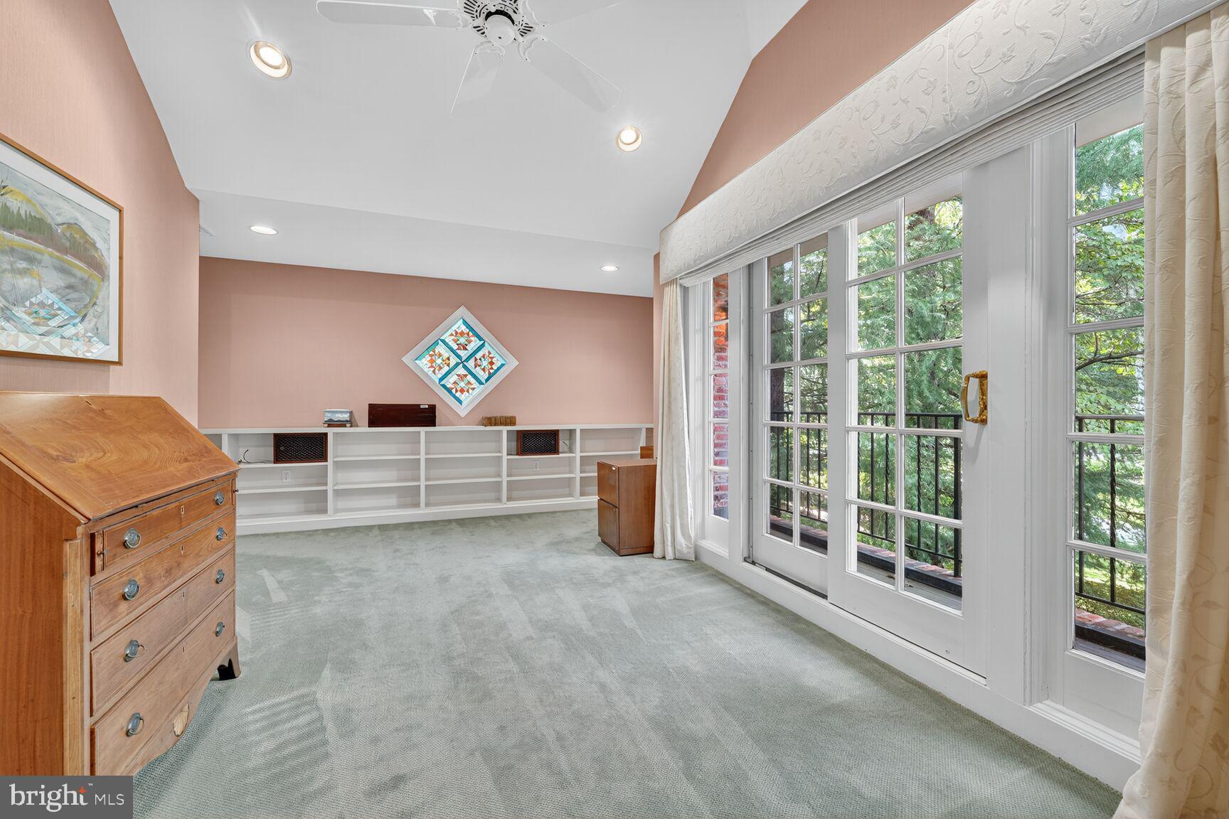 BANNOCKBURN ESTATES - Residential