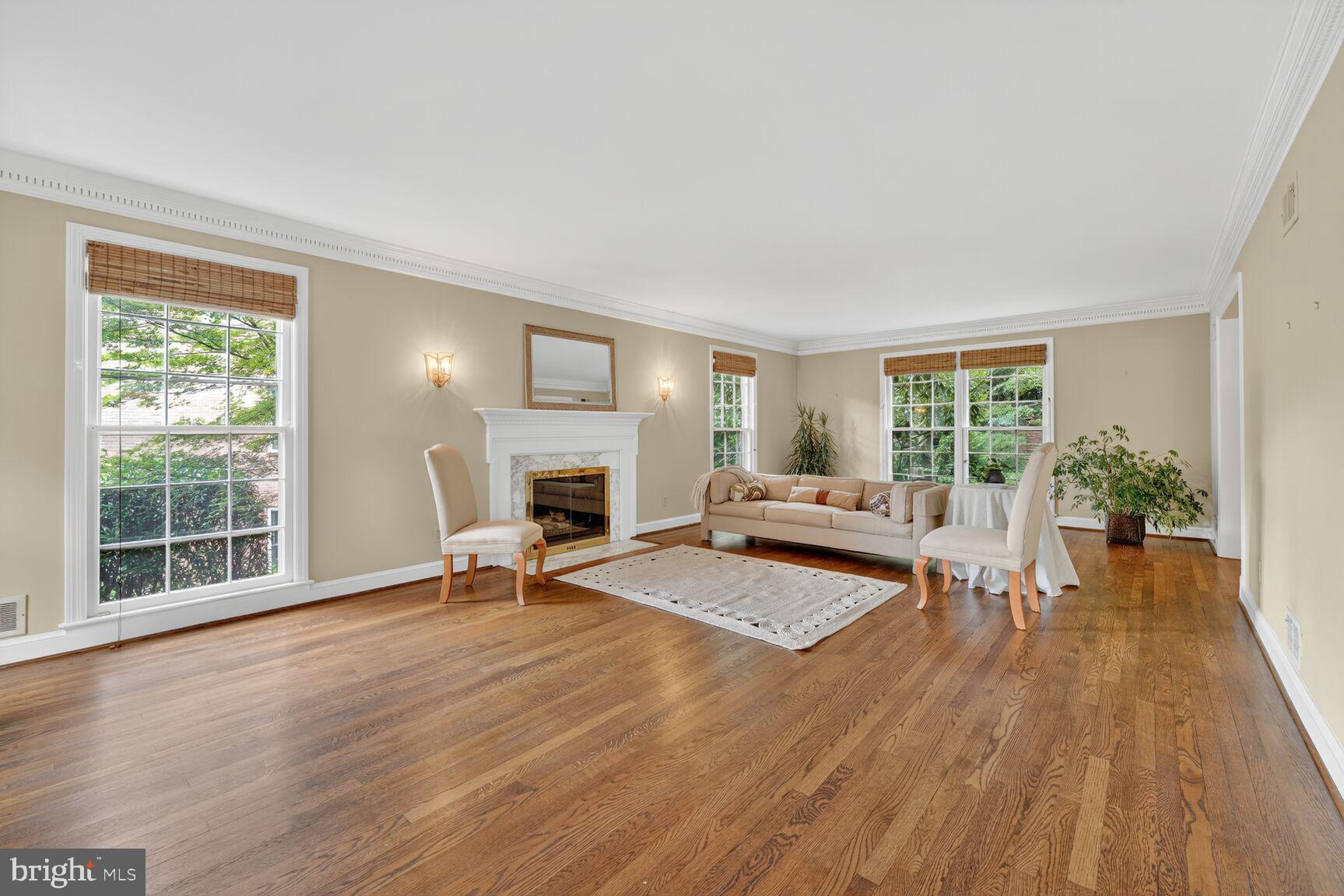 BANNOCKBURN ESTATES - Residential