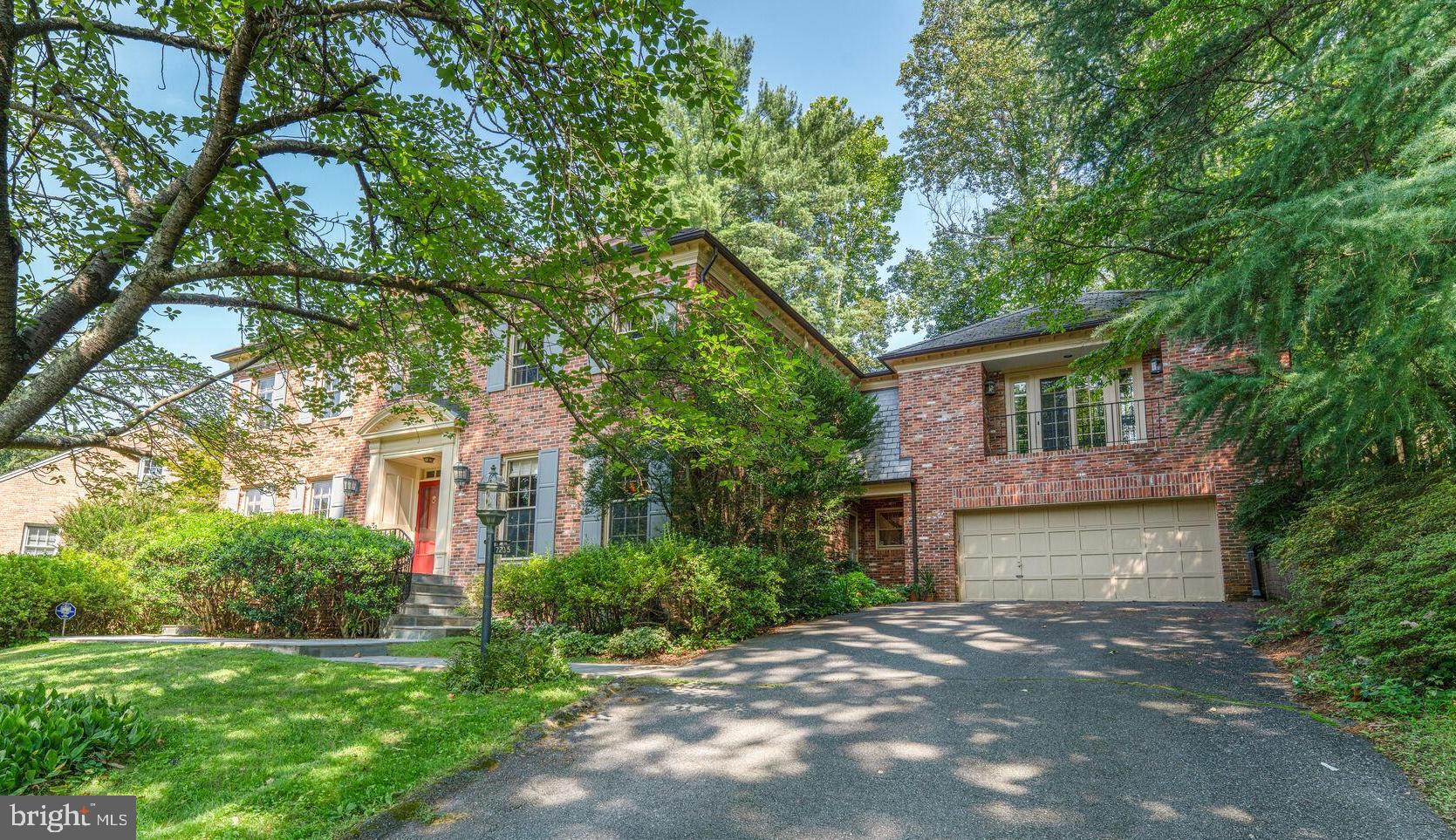 BANNOCKBURN ESTATES - Residential