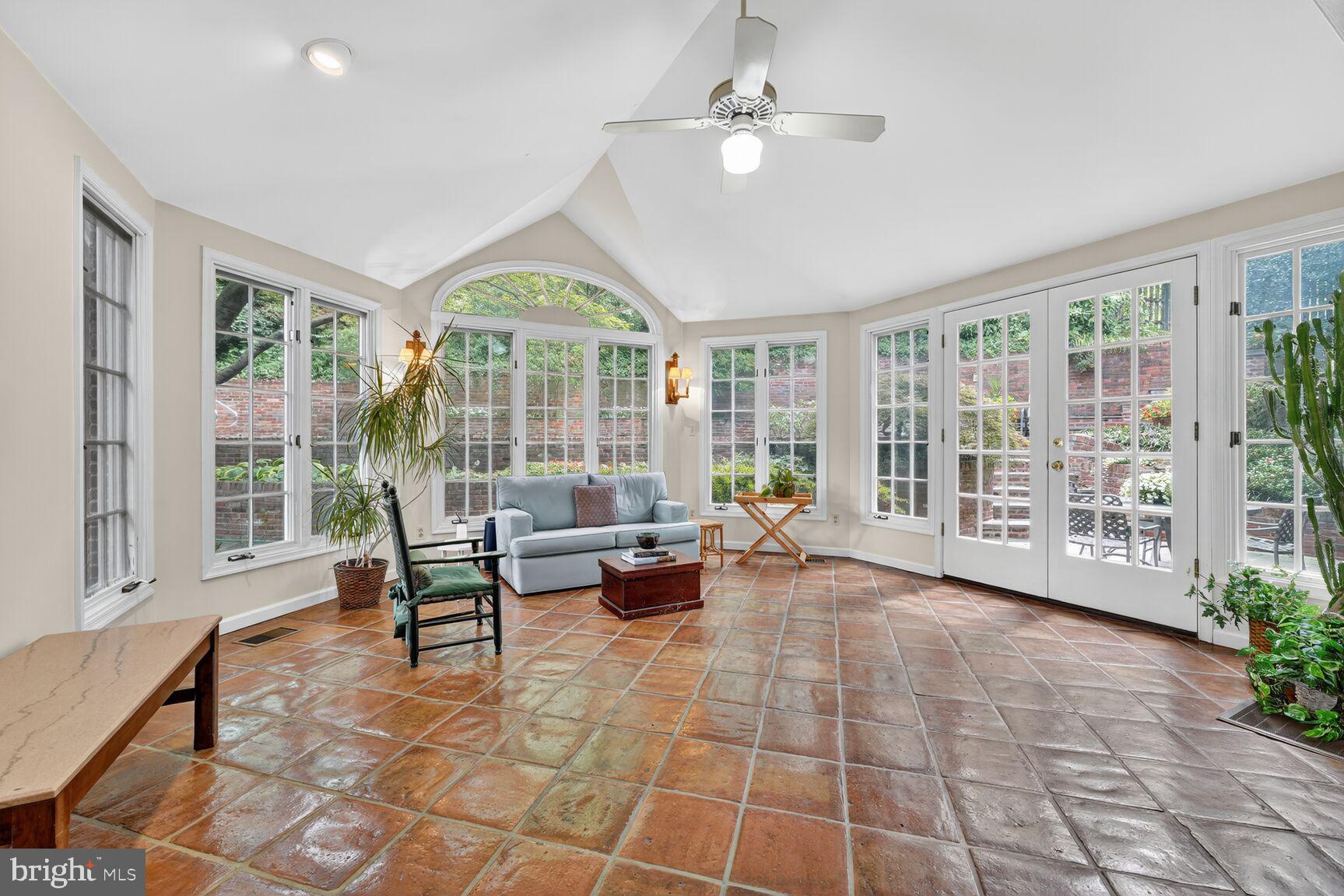 BANNOCKBURN ESTATES - Residential