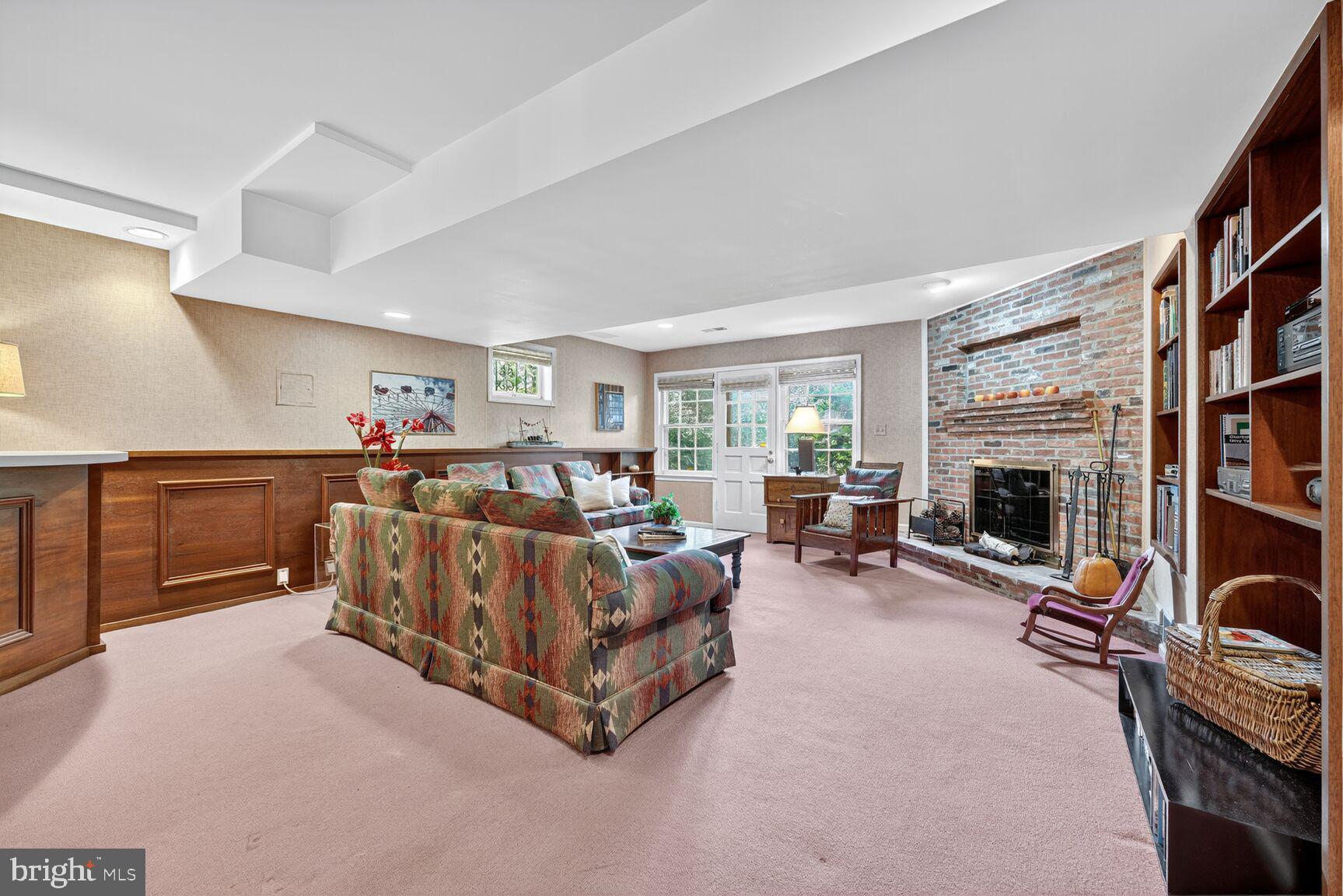 BANNOCKBURN ESTATES - Residential