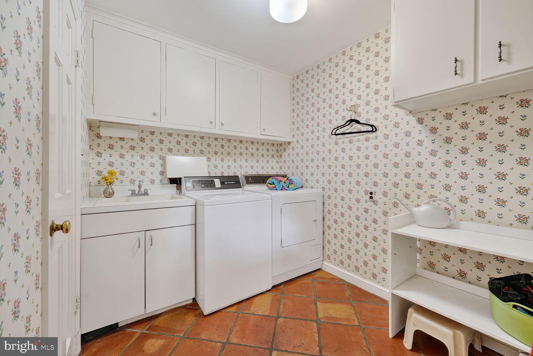 BANNOCKBURN ESTATES - Residential