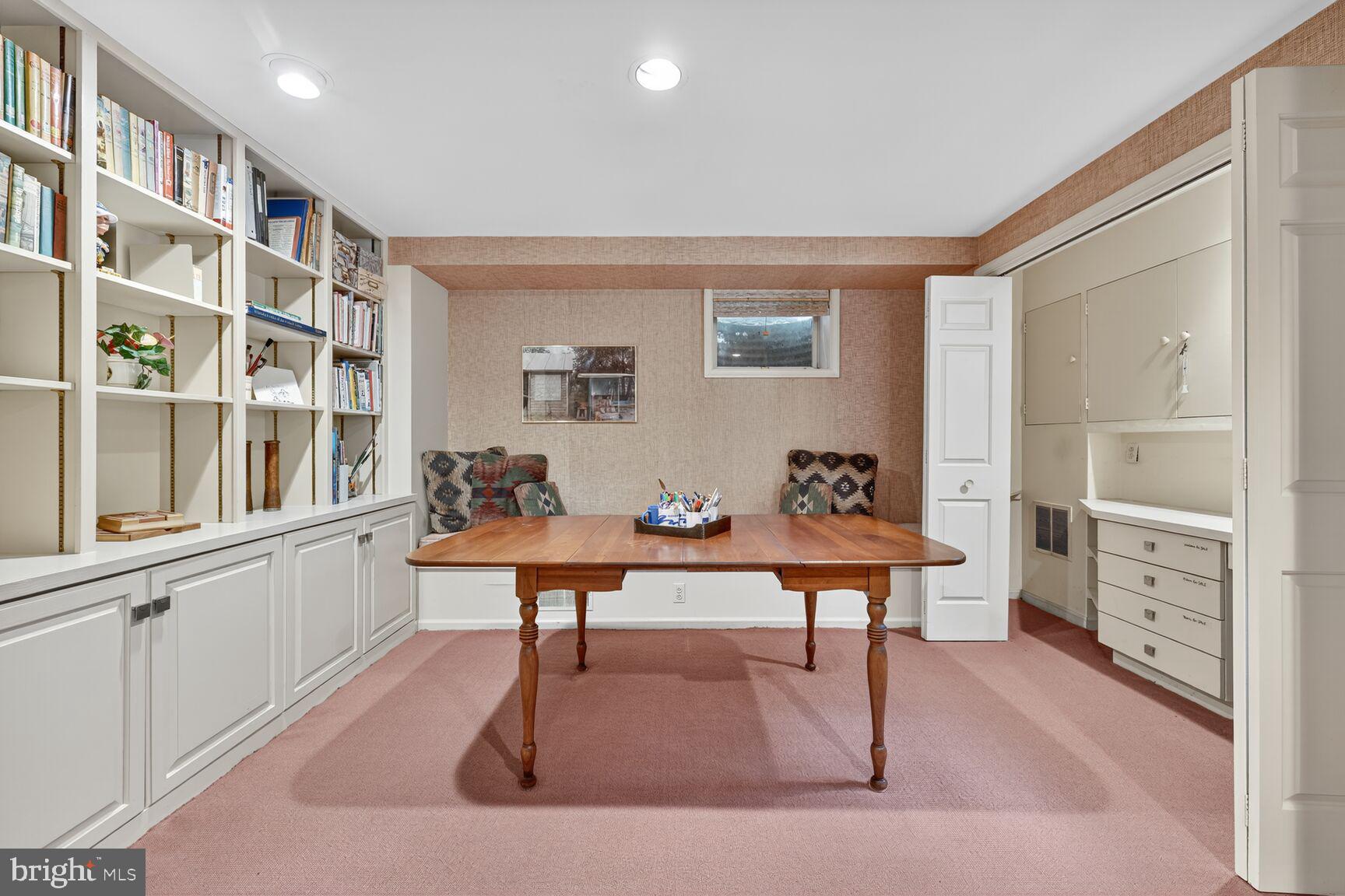 BANNOCKBURN ESTATES - Residential