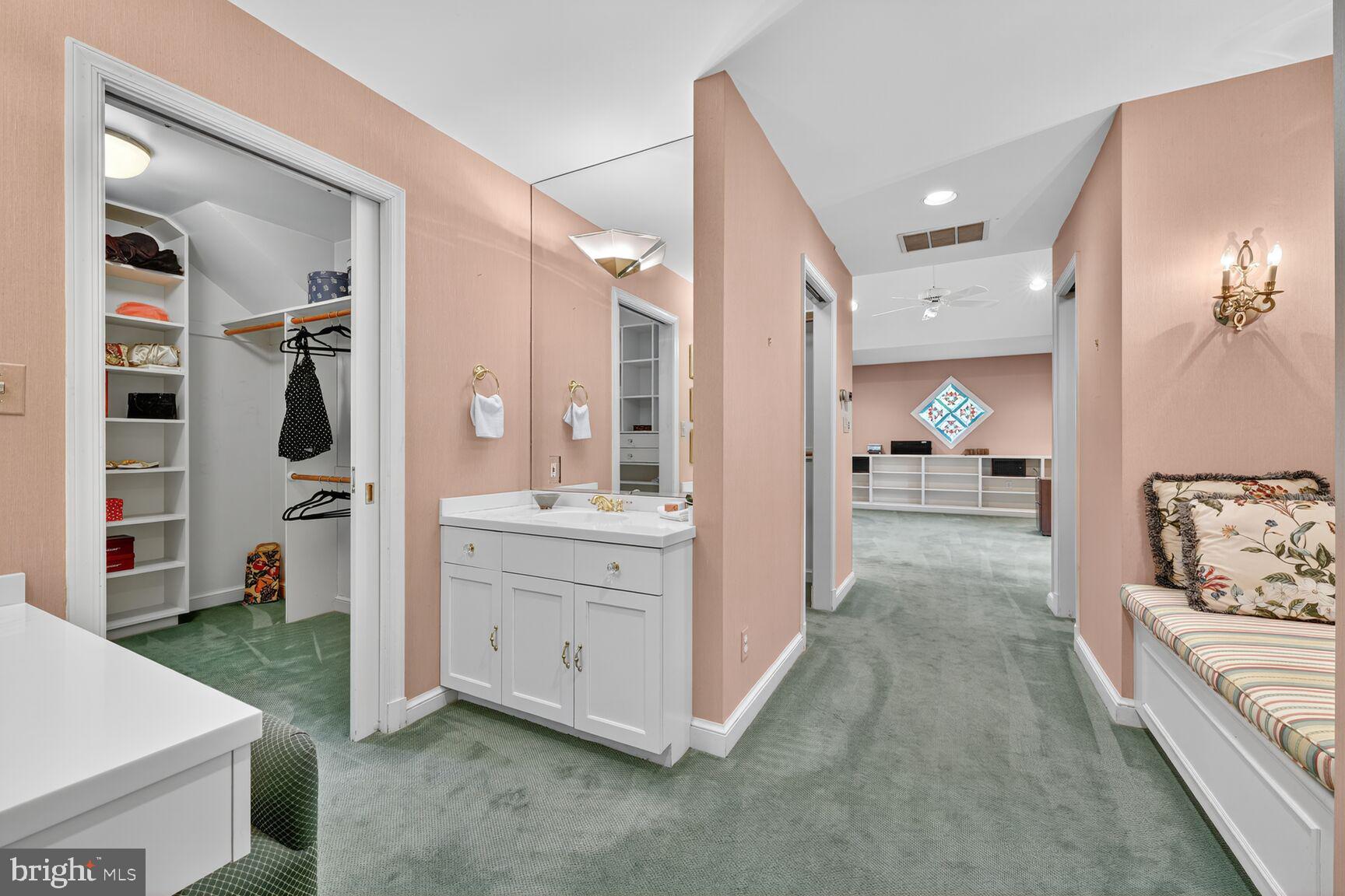 BANNOCKBURN ESTATES - Residential