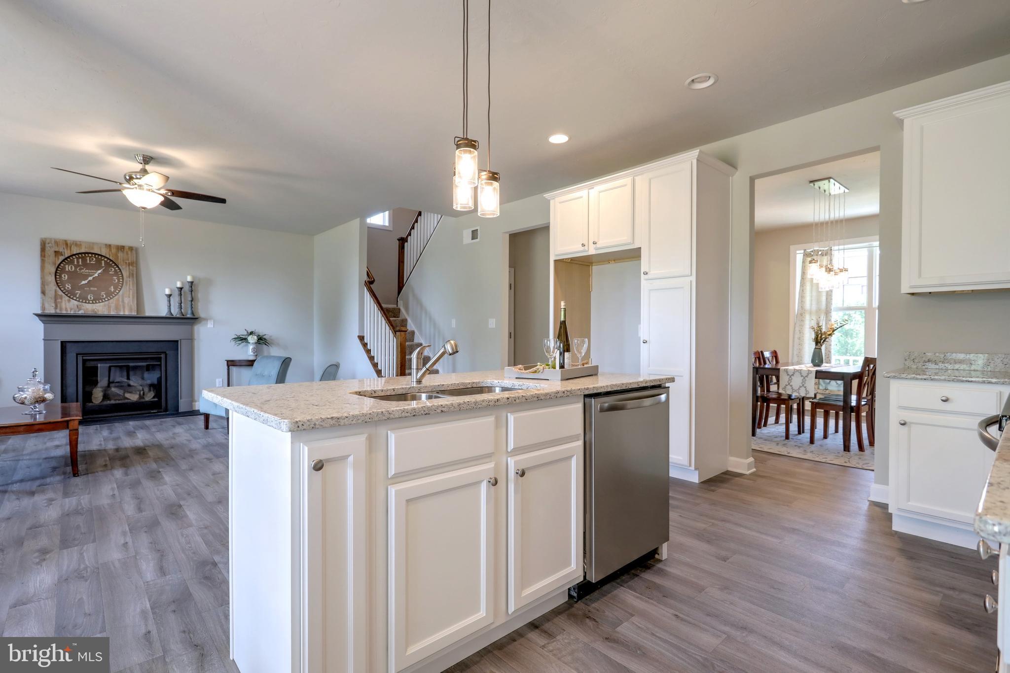 SALEM OVERLOOK - Residential