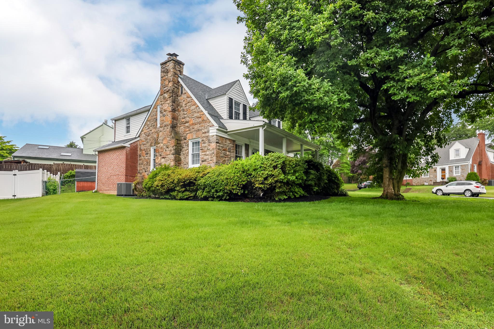 1004 STONEYBROOK DRIVE