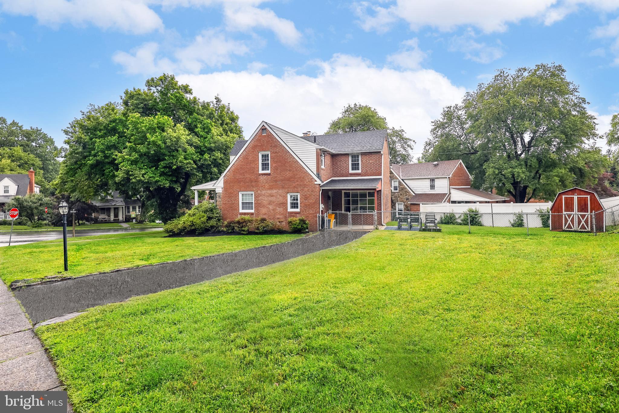 1004 STONEYBROOK DRIVE