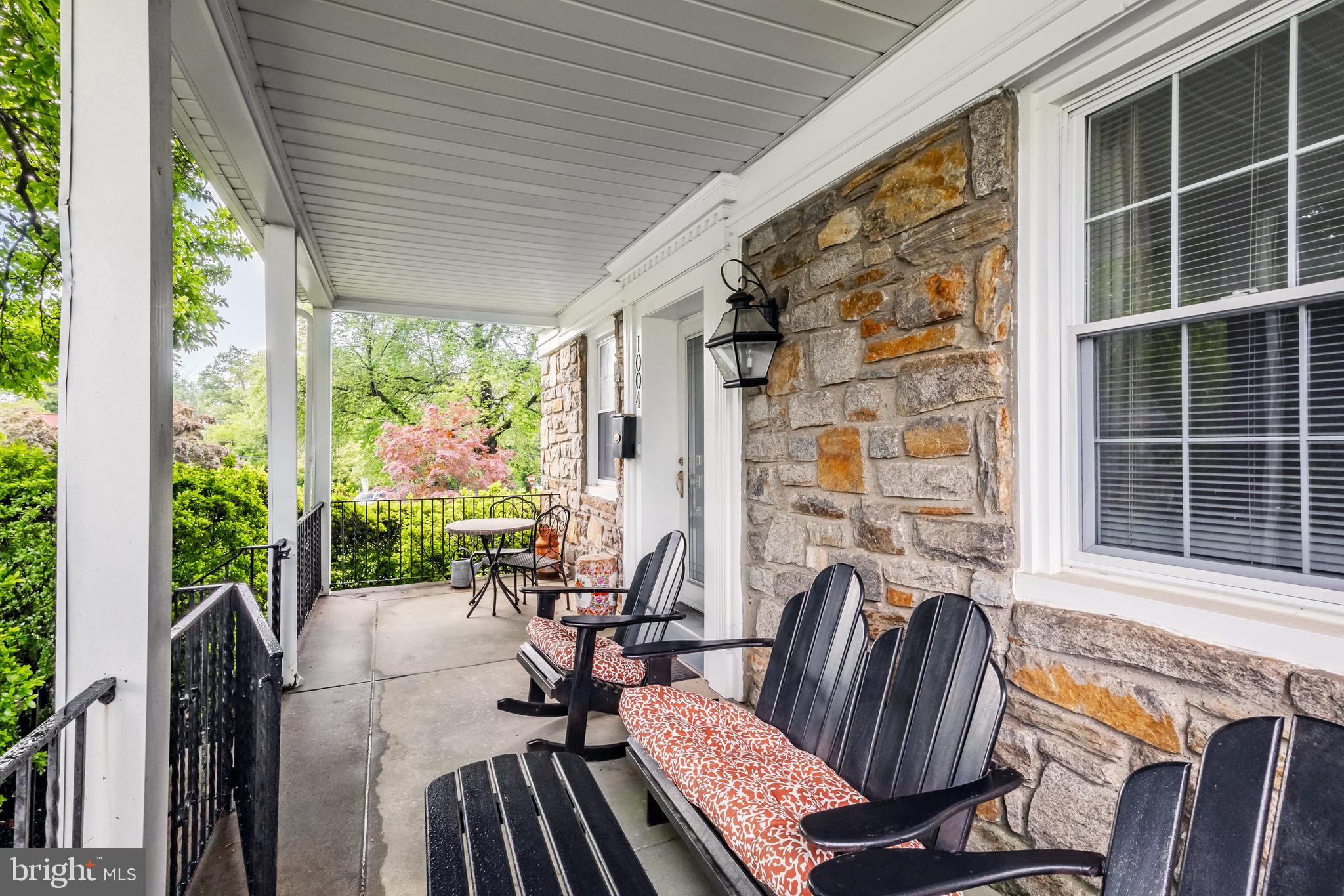 1004 STONEYBROOK DRIVE