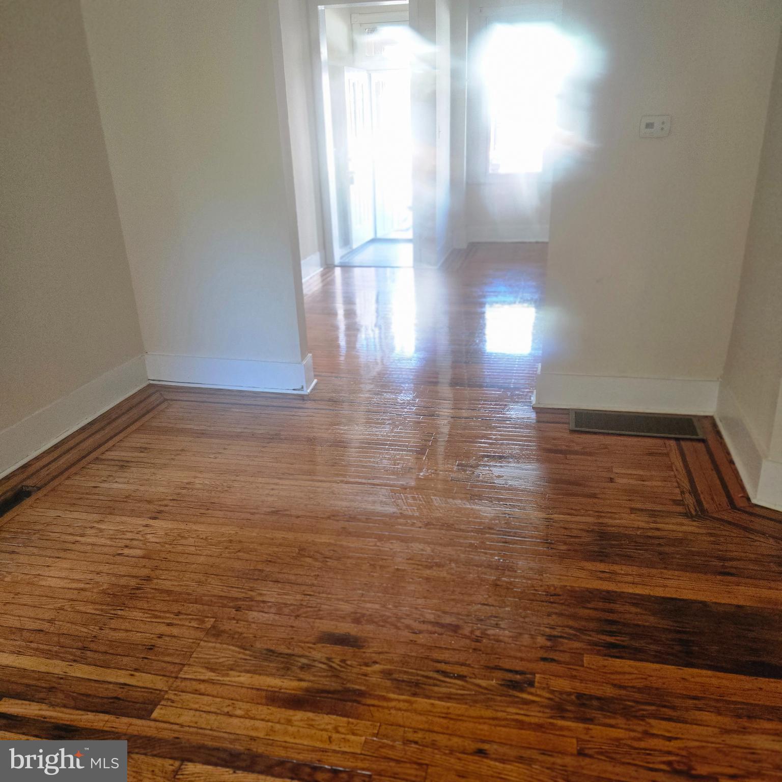 3859 N SYDENHAM STREET