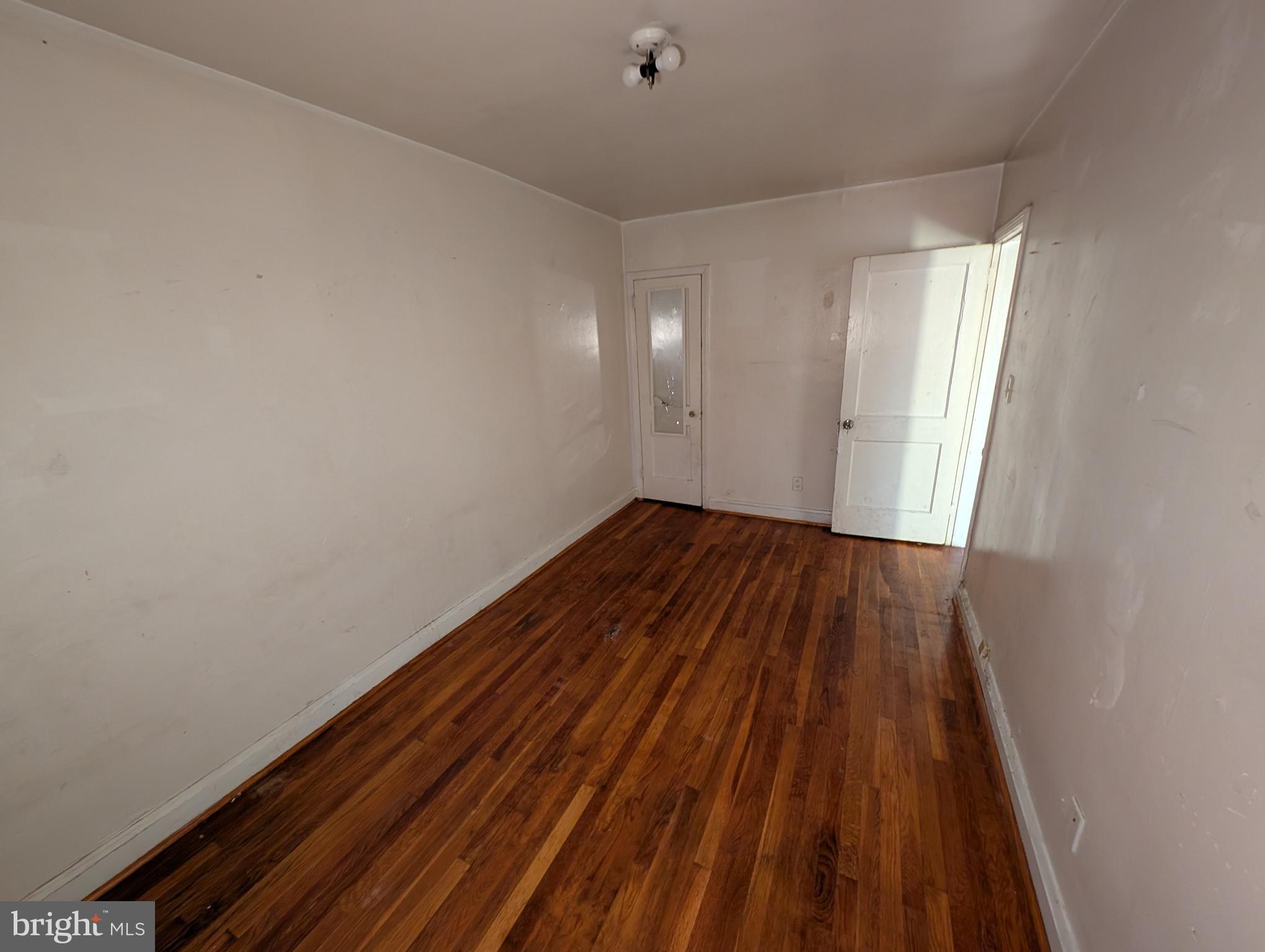 MIDDLESEX - Residential