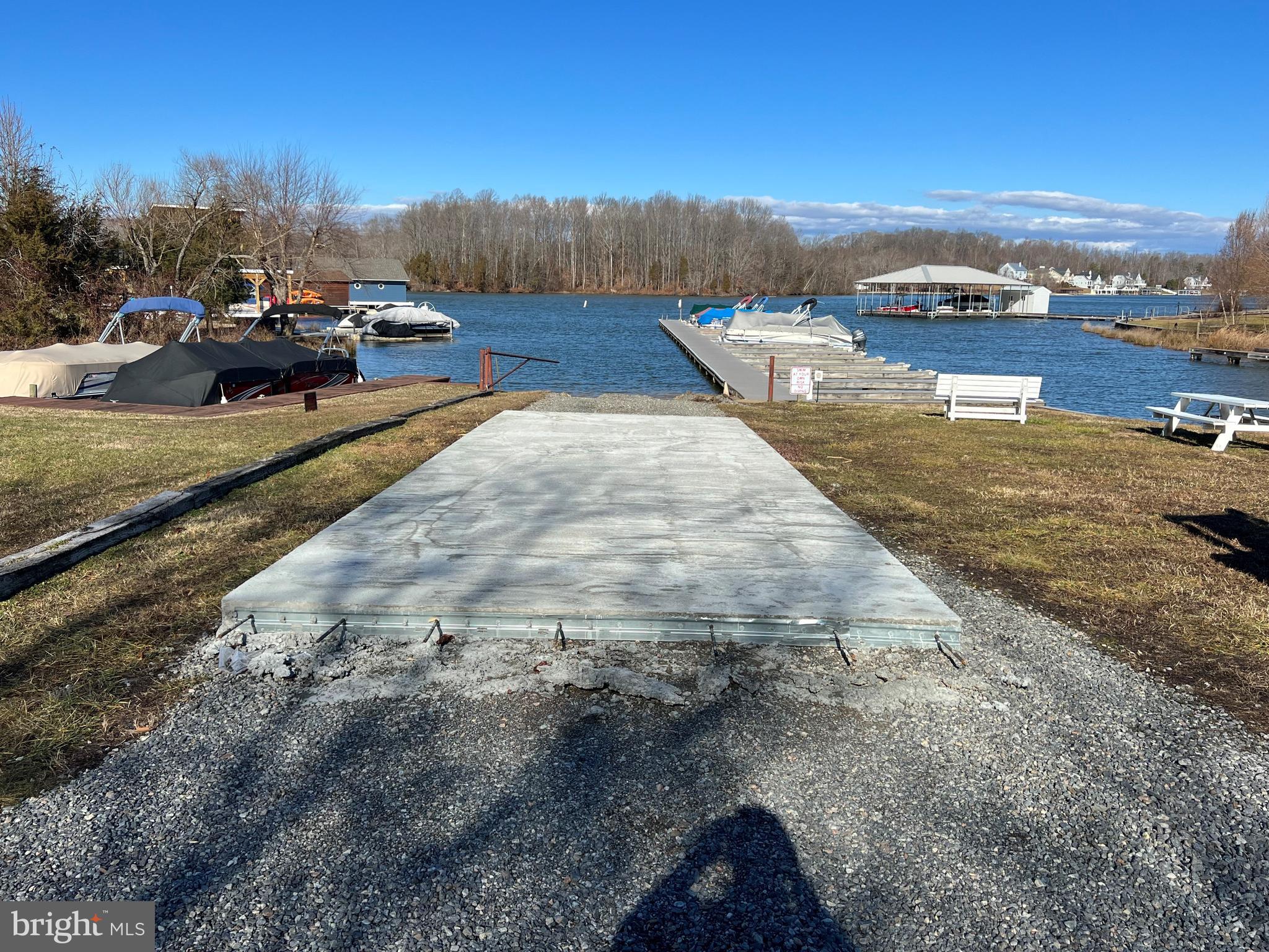 SECLUSION SHORES - Land