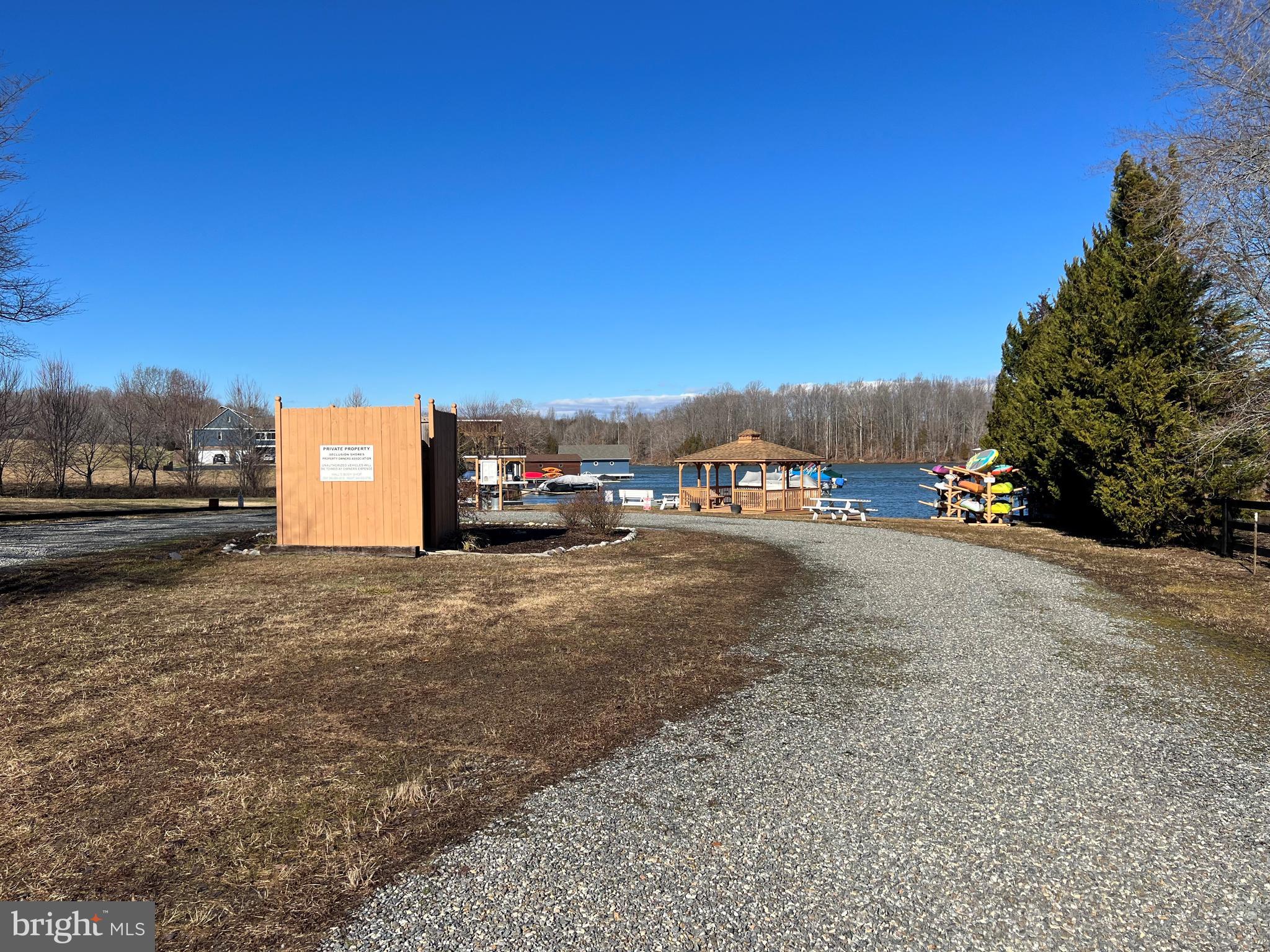 SECLUSION SHORES - Land