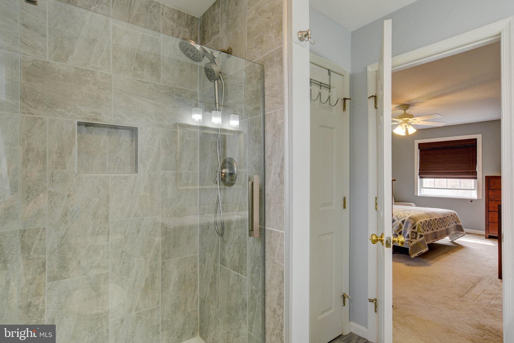 HUNTERS RUN - Residential