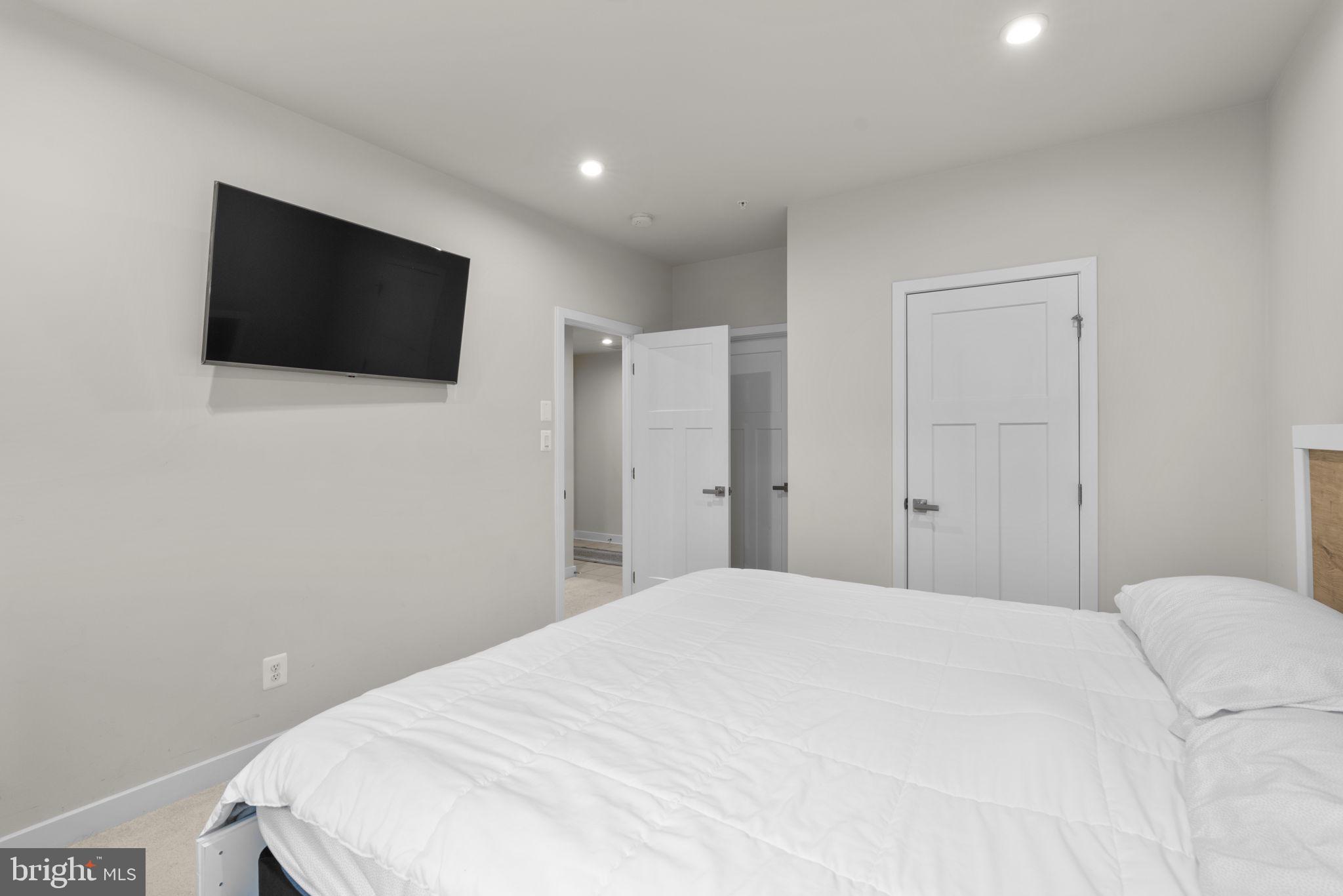 GREENLEIGH AT CROSSROADS - Residential