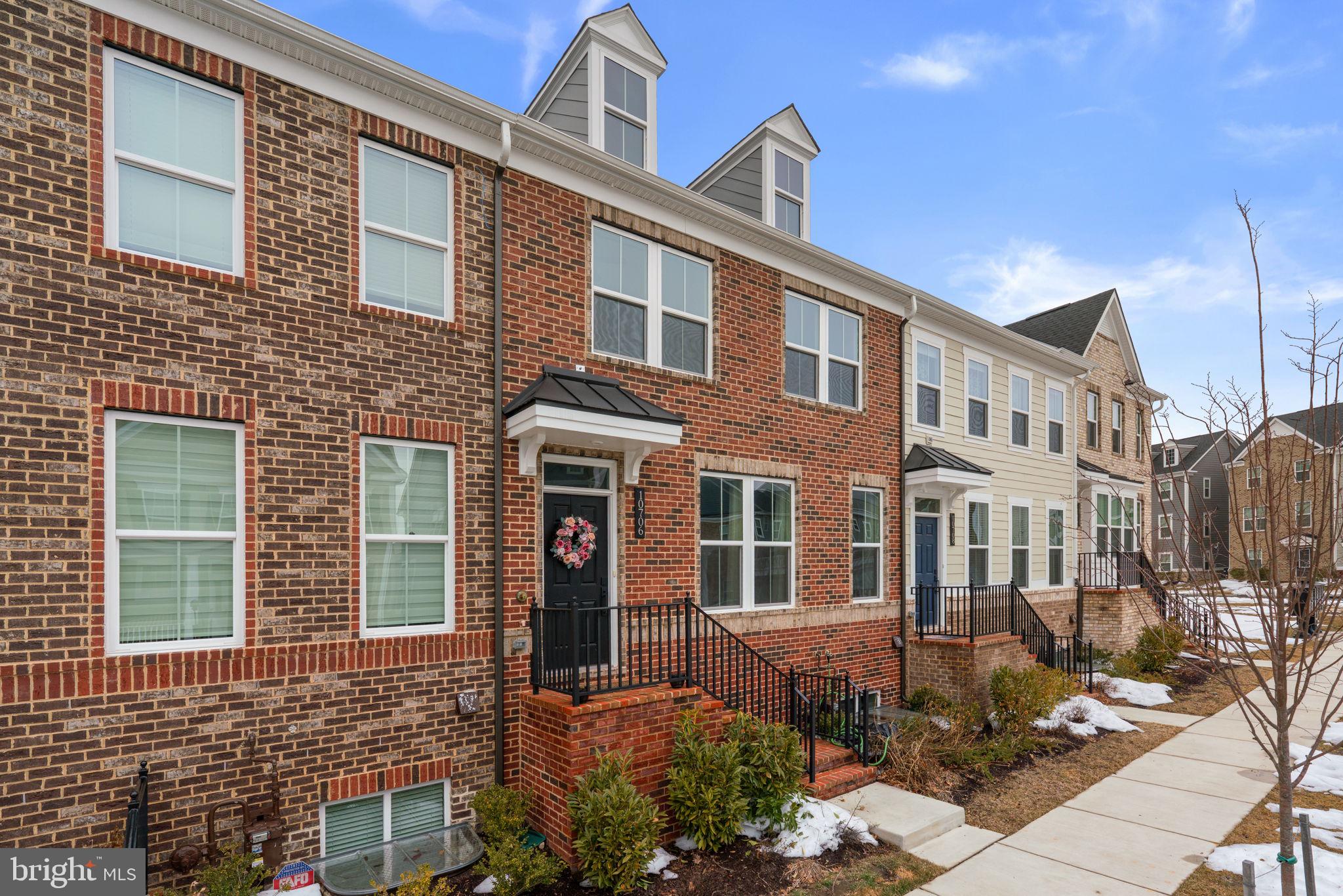 GREENLEIGH AT CROSSROADS - Residential