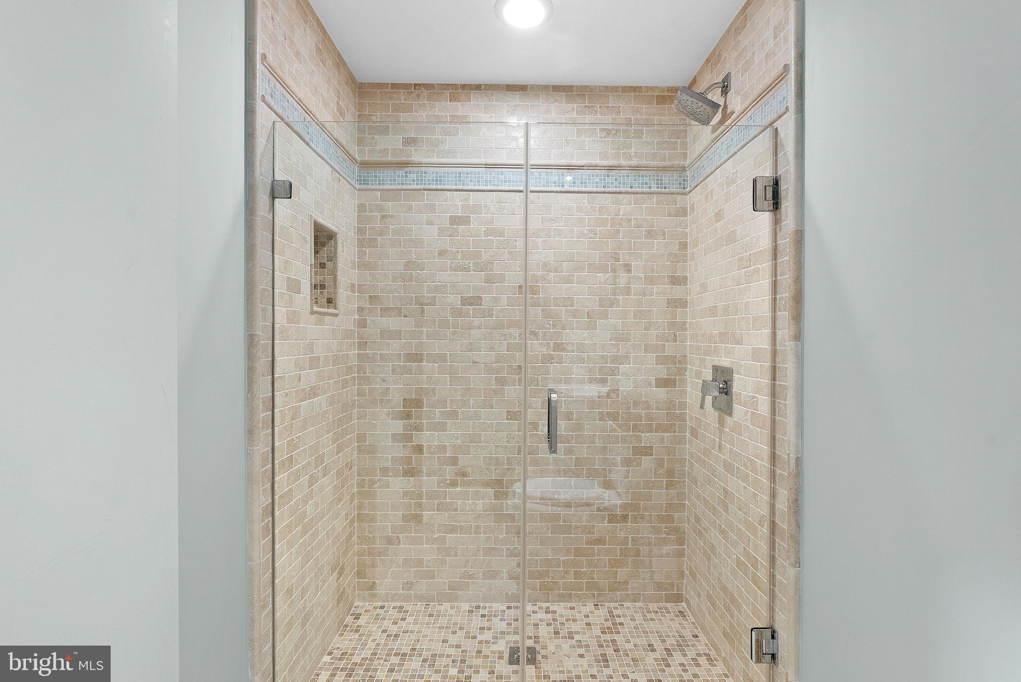 LANSDOWNE ON THE POTOMAC - Residential