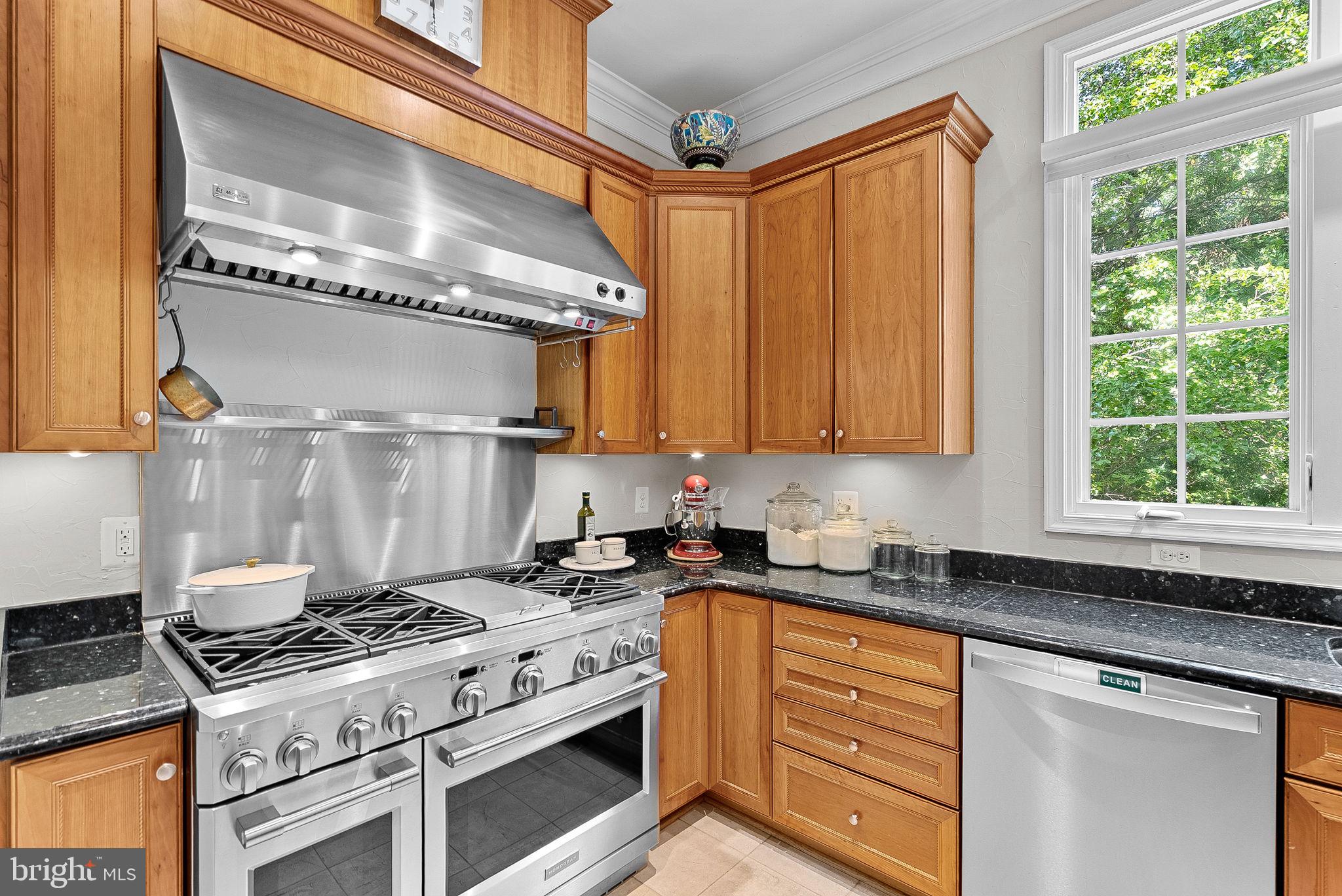 LANSDOWNE ON THE POTOMAC - Residential