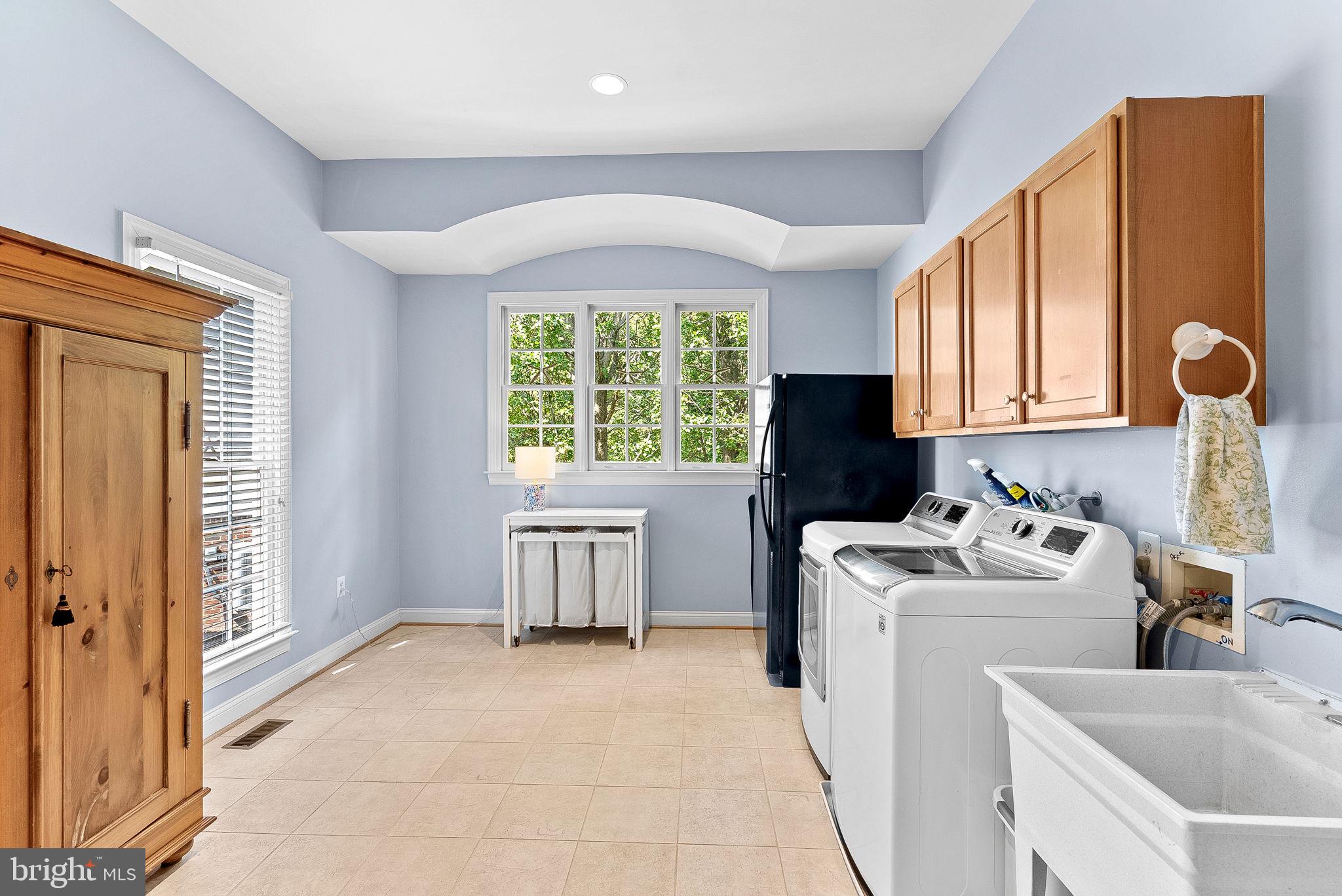 LANSDOWNE ON THE POTOMAC - Residential